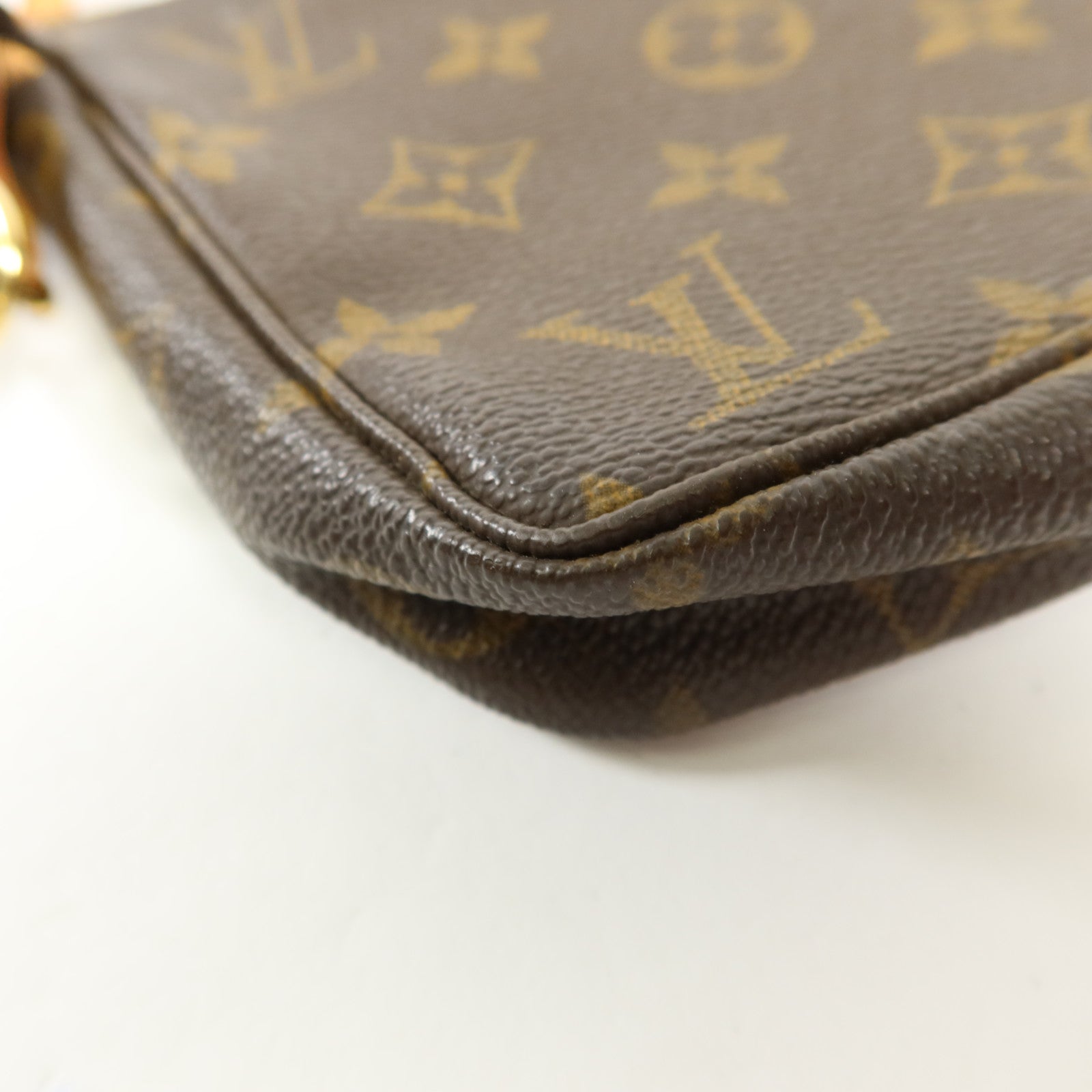LOUIS VUITTON Monogram Pochette Accessoires金扣手挽袋棕色