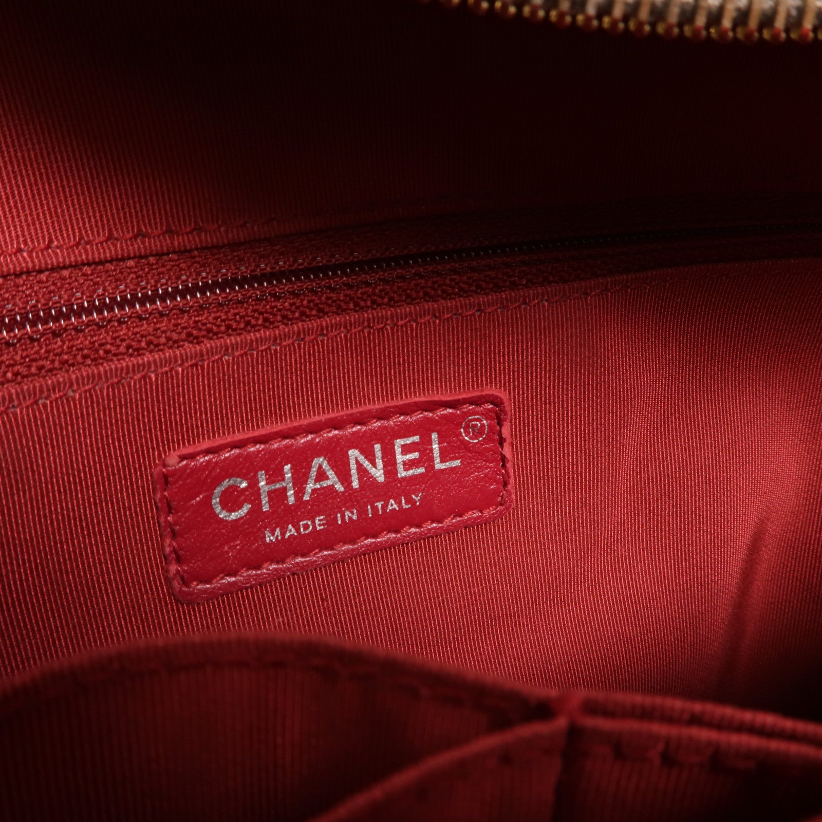 CHANEL 牛皮皮革Gabrielle Medium鏈帶肩背袋