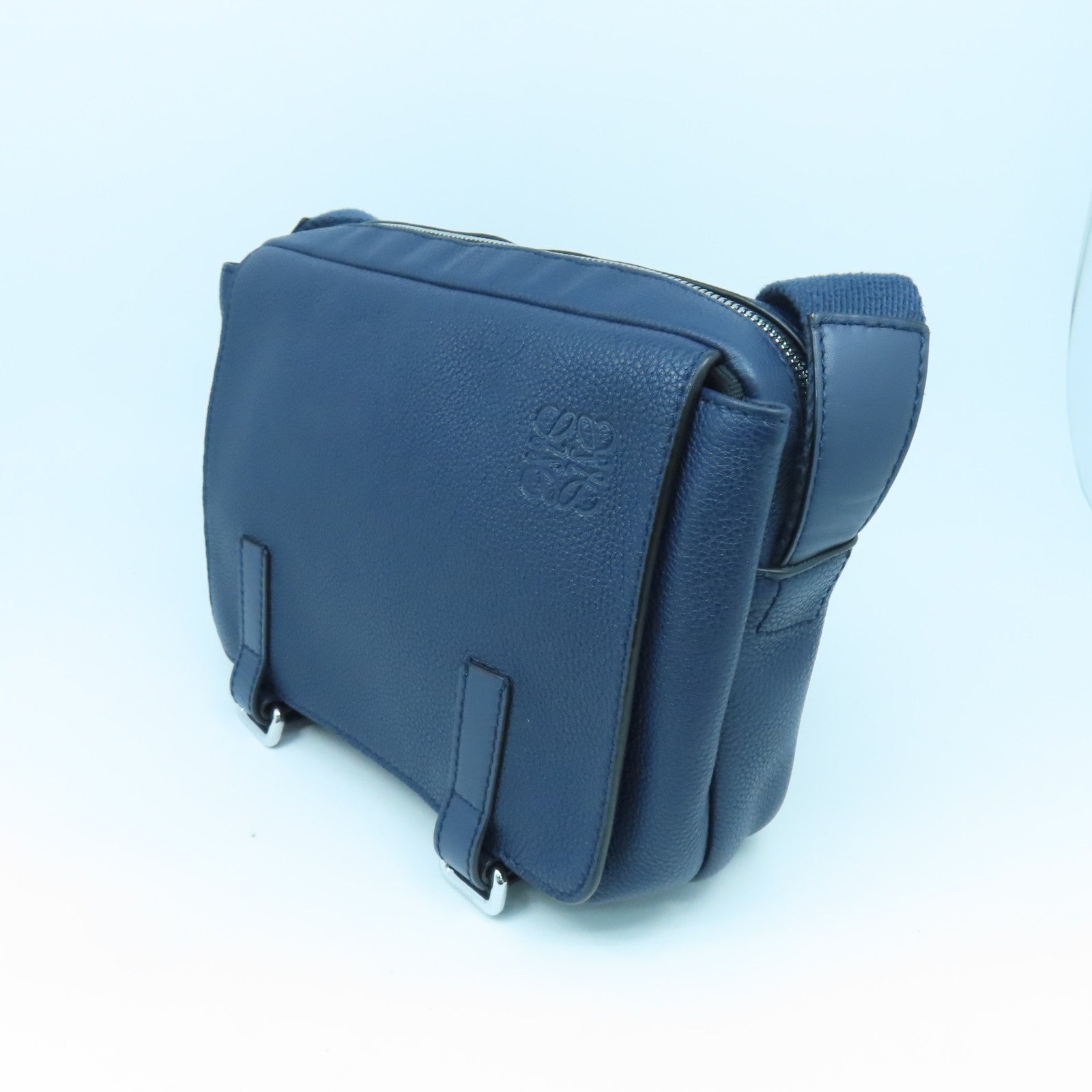 LOEWE 【清倉大減價】牛皮皮革Shoulder Bag銀扣肩背袋藍色