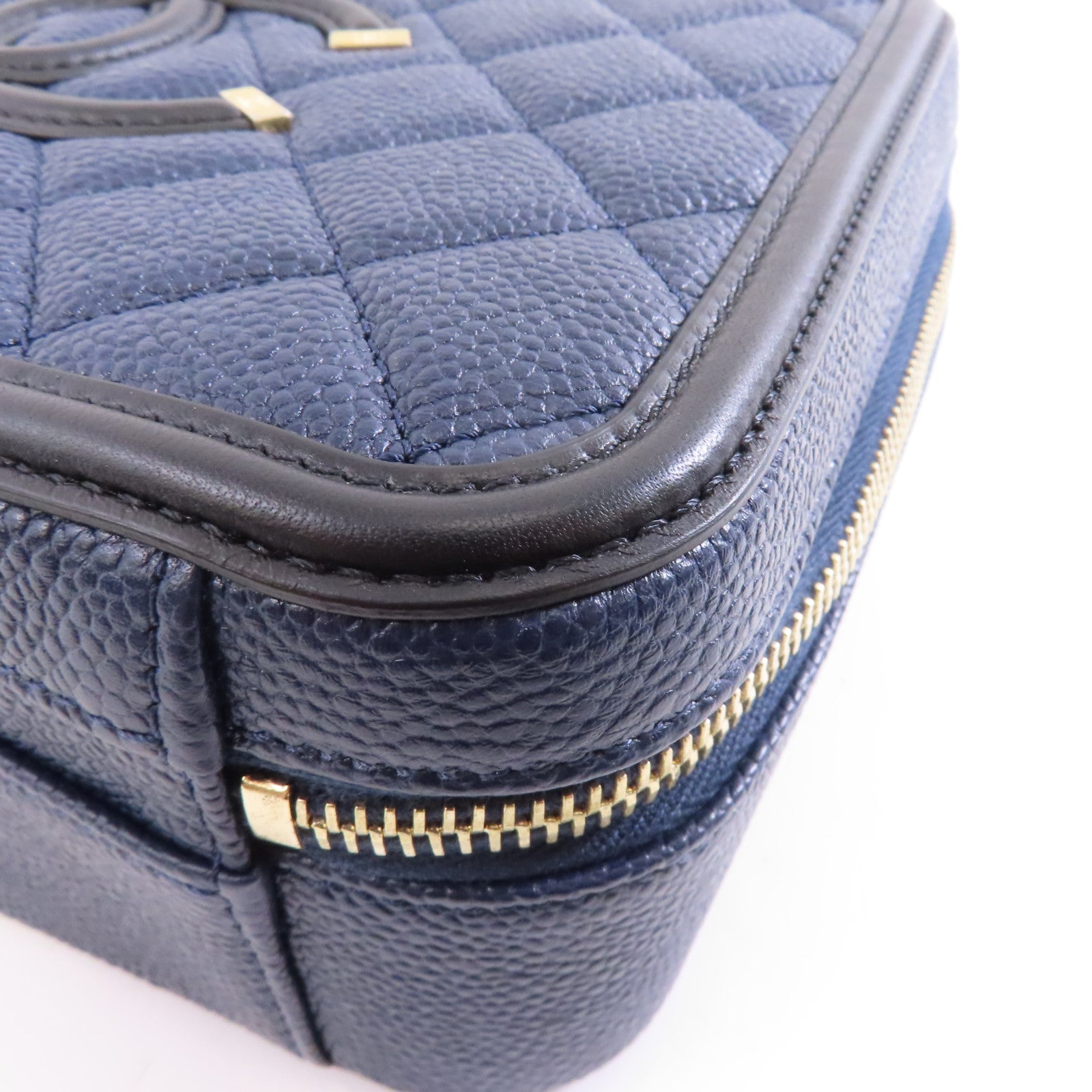 CHANEL Caviar皮革Vanity Case金扣手挽肩背兩用袋藍色