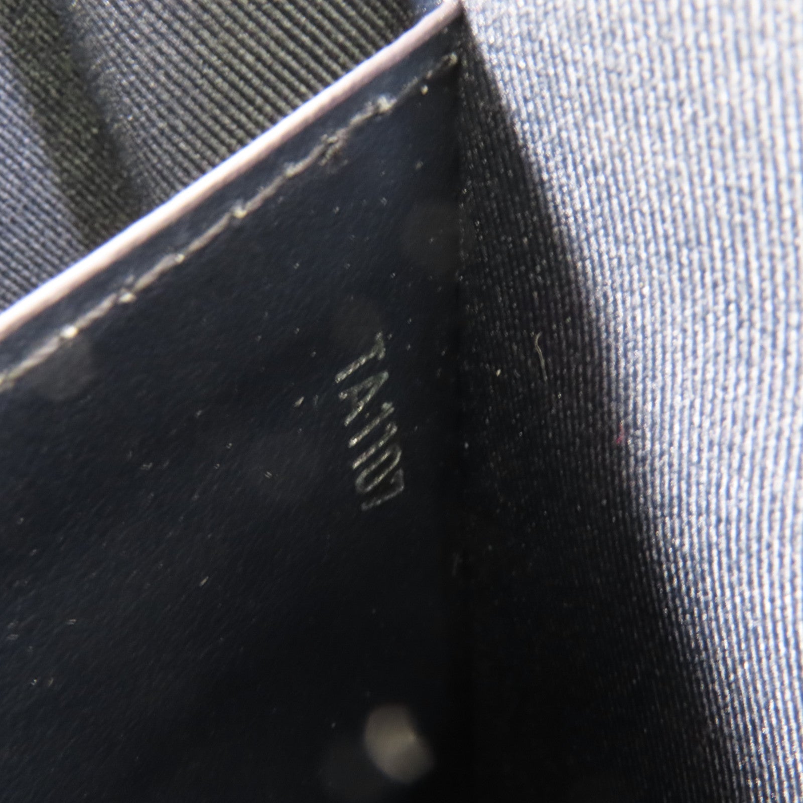 LOUIS VUITTON Savane Monogram Pochette Voyagay銀扣手拿包