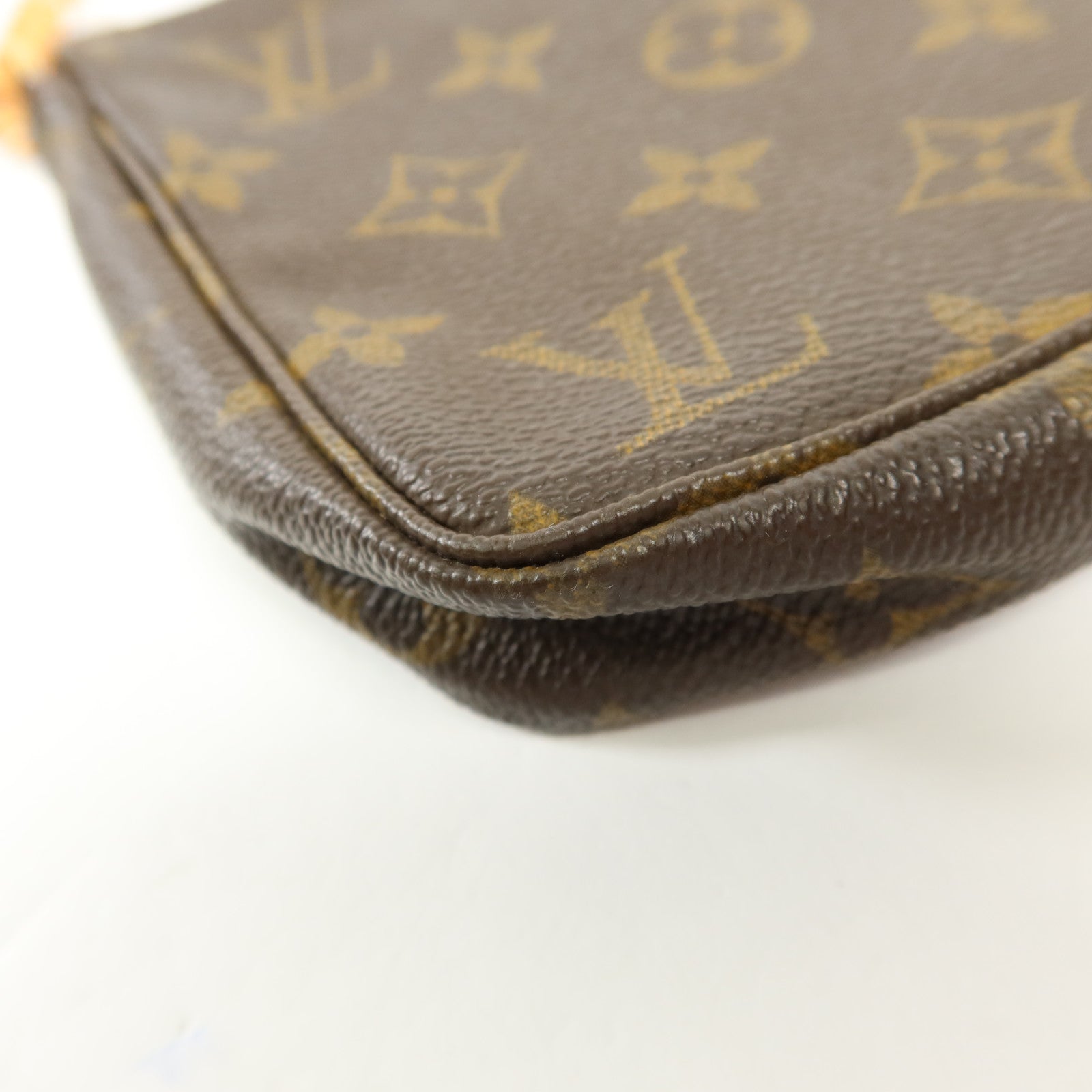 LOUIS VUITTON Monogram Pochette Accessoires金扣手挽袋棕色