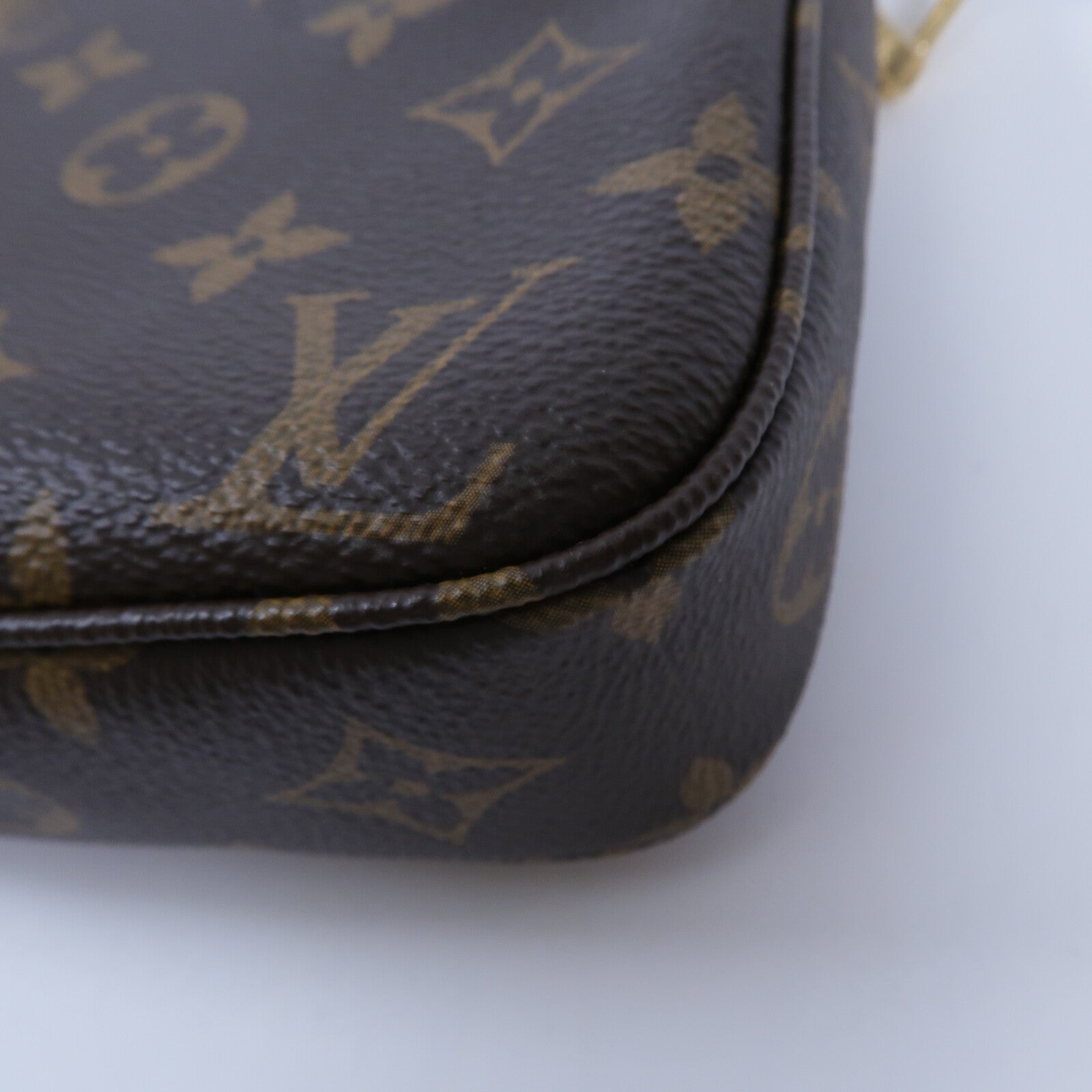 LOUIS VUITTON Monogram LV x TM Pochette Accessoires鏈帶手挽袋
