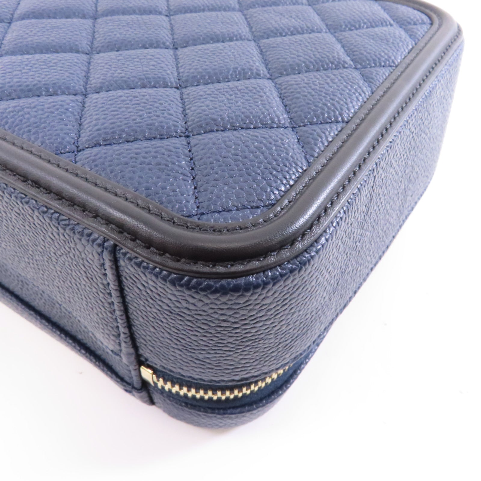 CHANEL Caviar皮革Vanity Case金扣手挽肩背兩用袋藍色