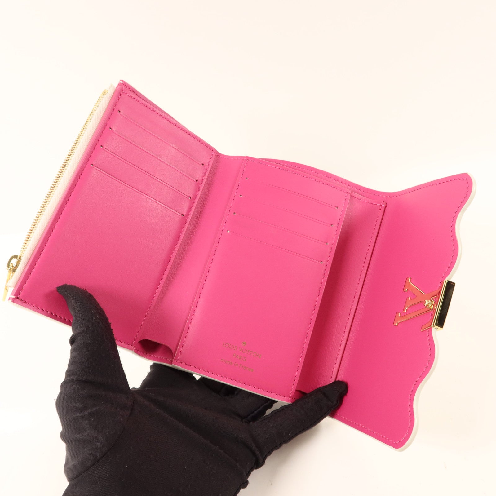 LOUIS VUITTON Taurillon Portefeuille Capucines Compact金扣錢包