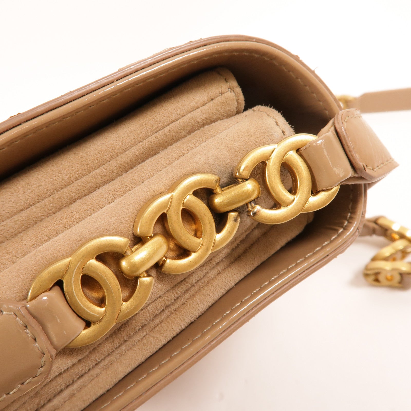 CHANEL 漆皮皮革Mini Messenger Bag肩背袋