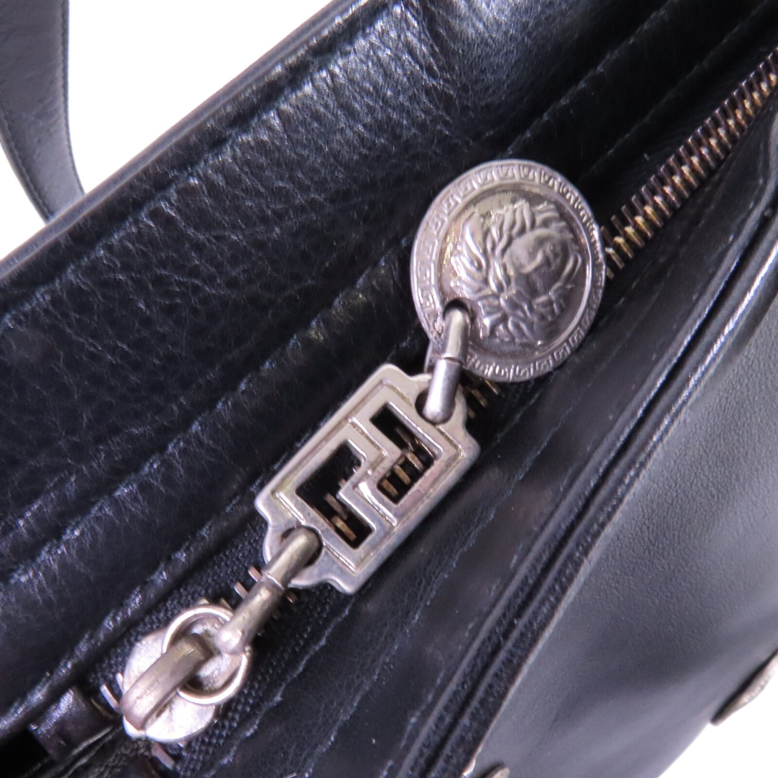 VERSACE 牛皮皮革Shoulder Bag銀扣肩背袋