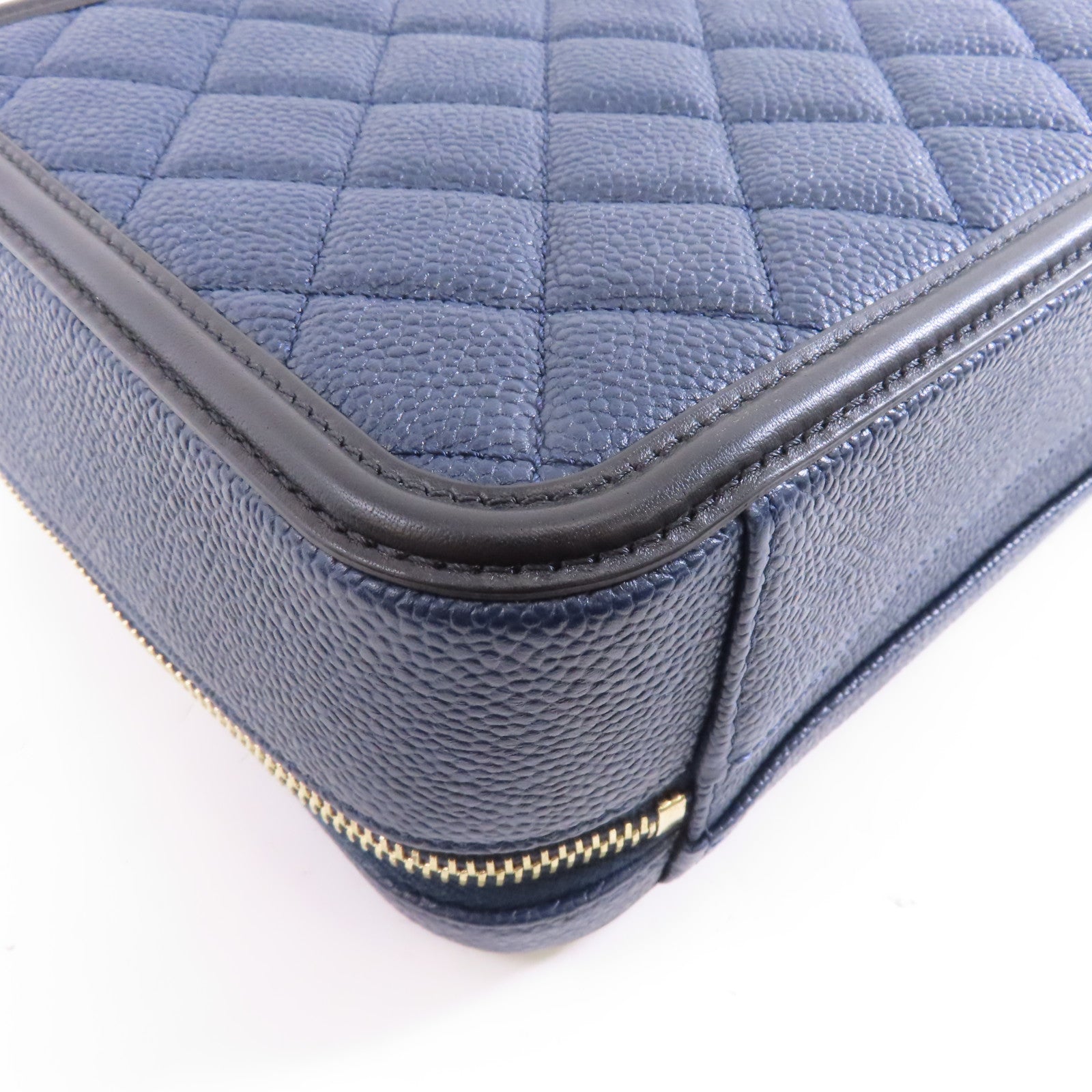 CHANEL Caviar皮革Vanity Case金扣手挽肩背兩用袋藍色