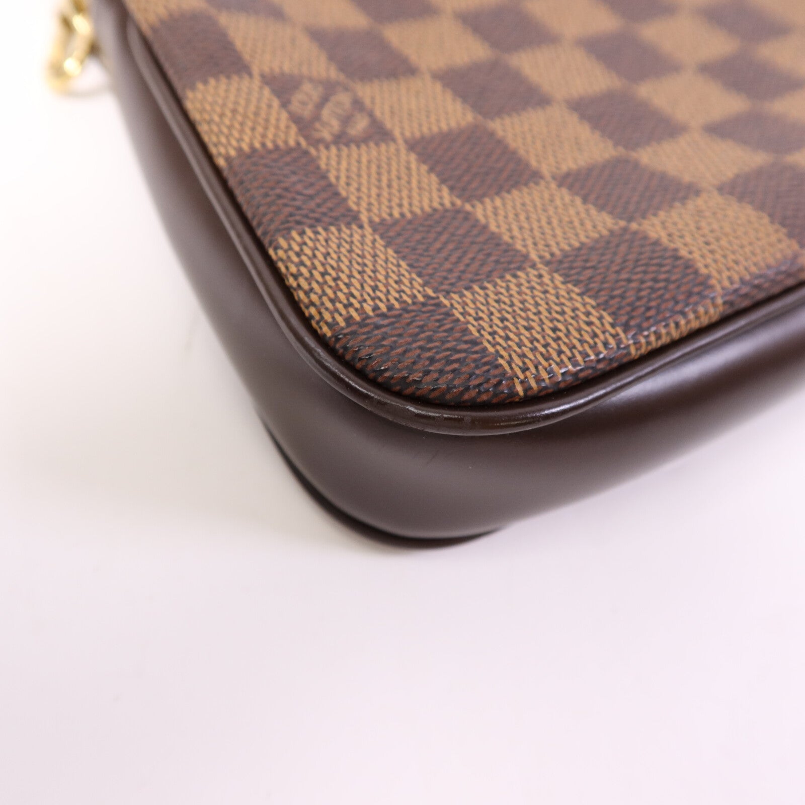 LOUIS VUITTON Damier Pochette Accessories金扣肩背袋