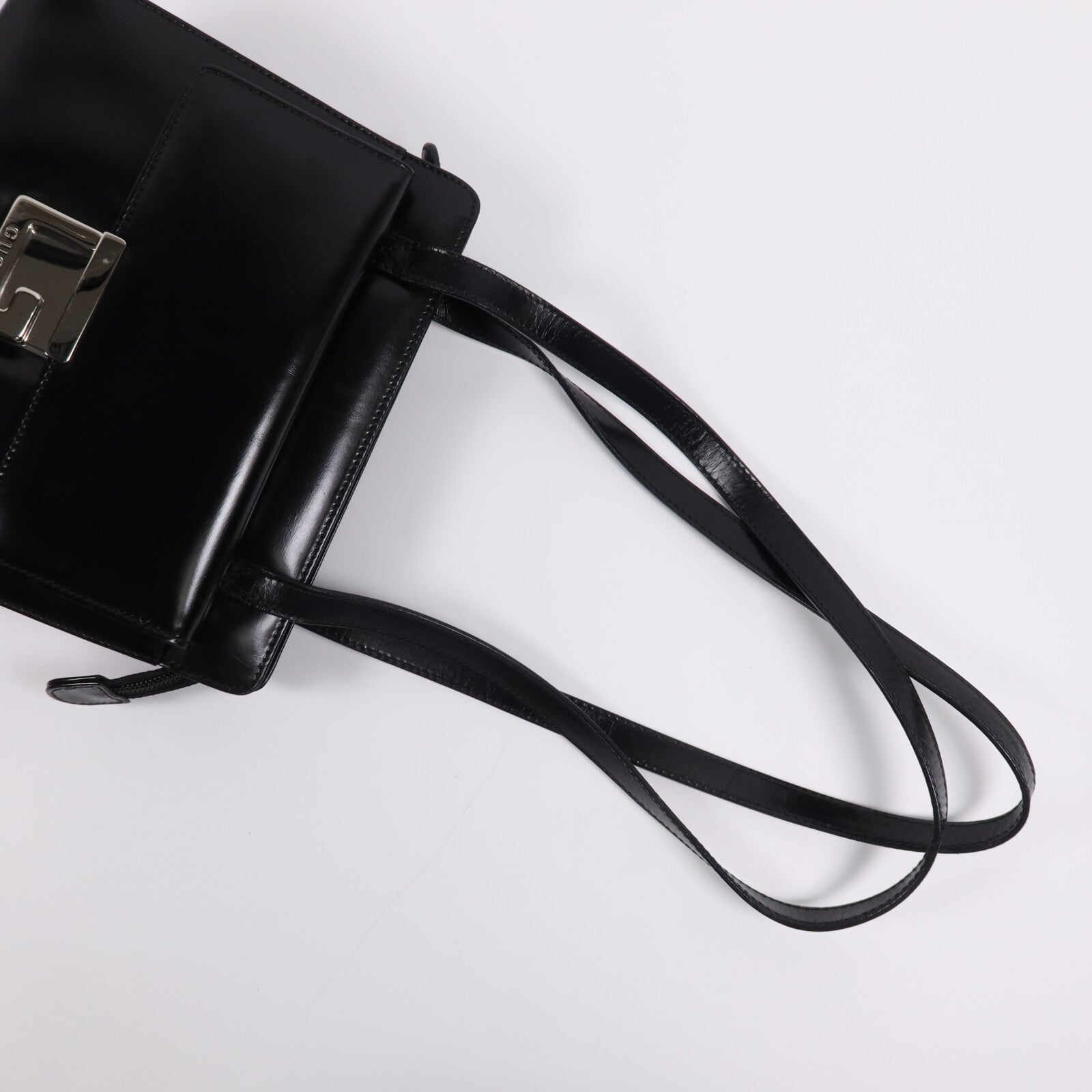 GUCCI 牛皮皮革Vintage Shoulder Bag銀扣肩背袋