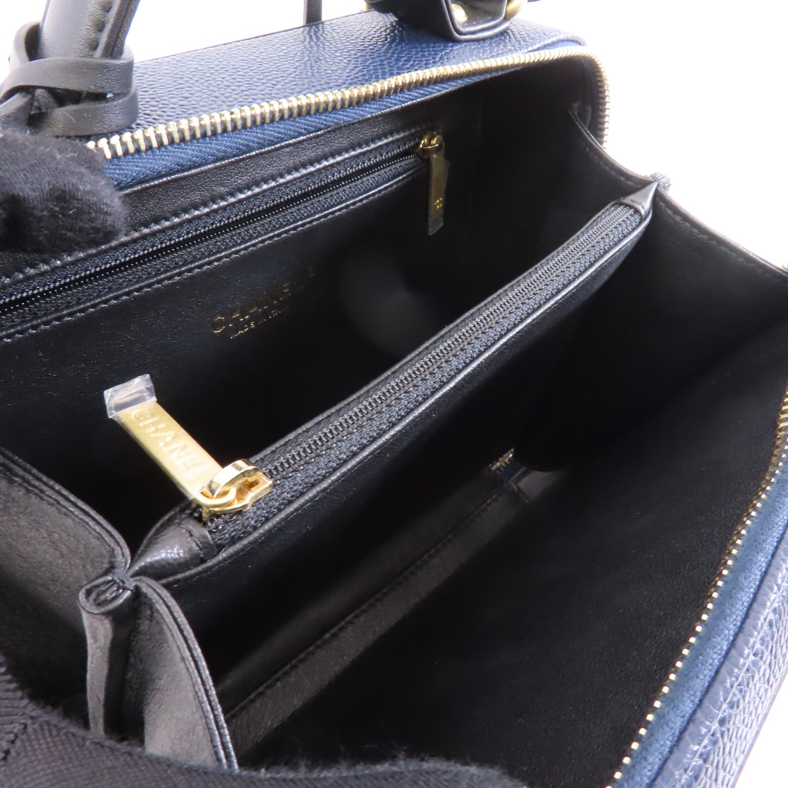 CHANEL Caviar皮革Vanity Case金扣手挽肩背兩用袋藍色