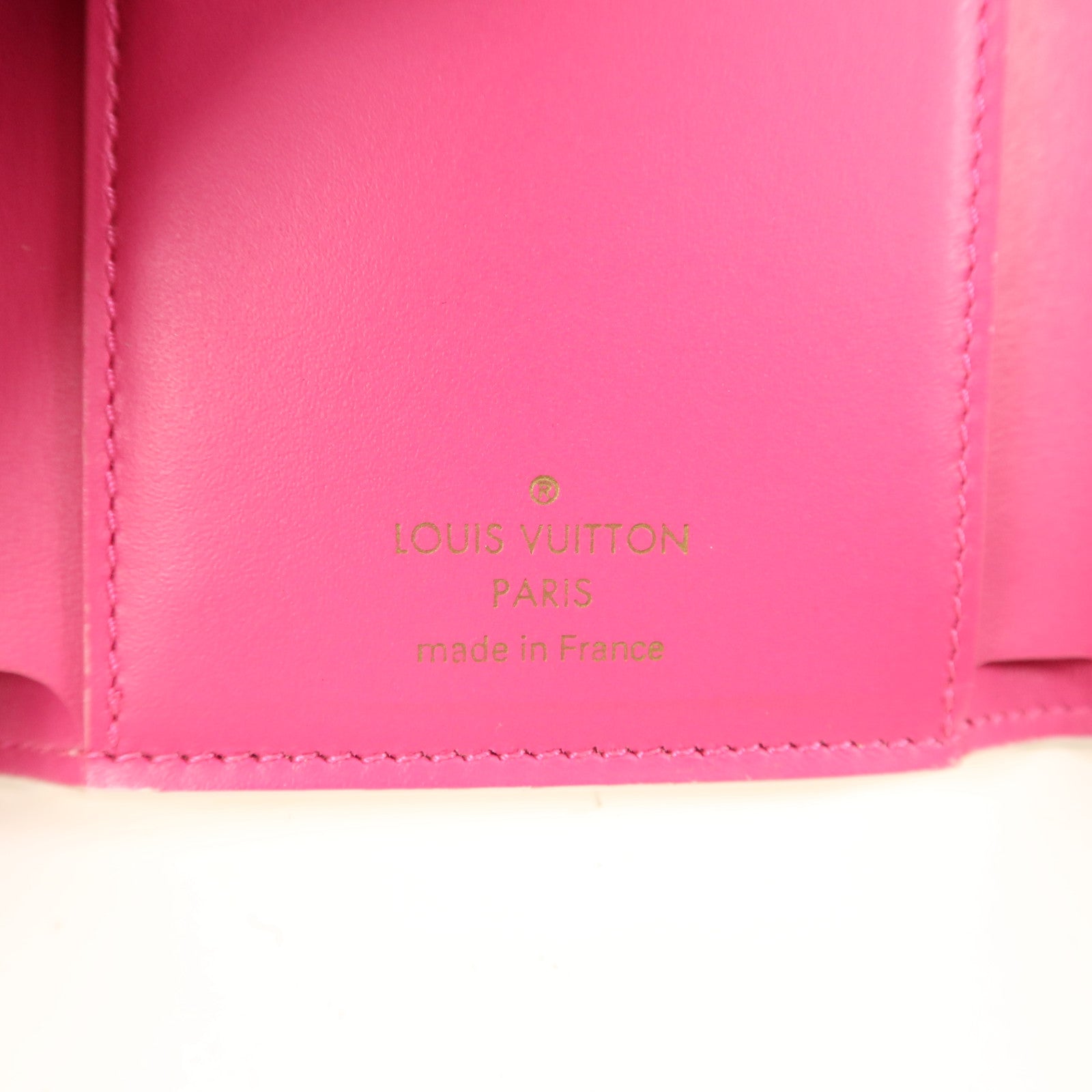 LOUIS VUITTON Taurillon Portefeuille Capucines Compact金扣錢包