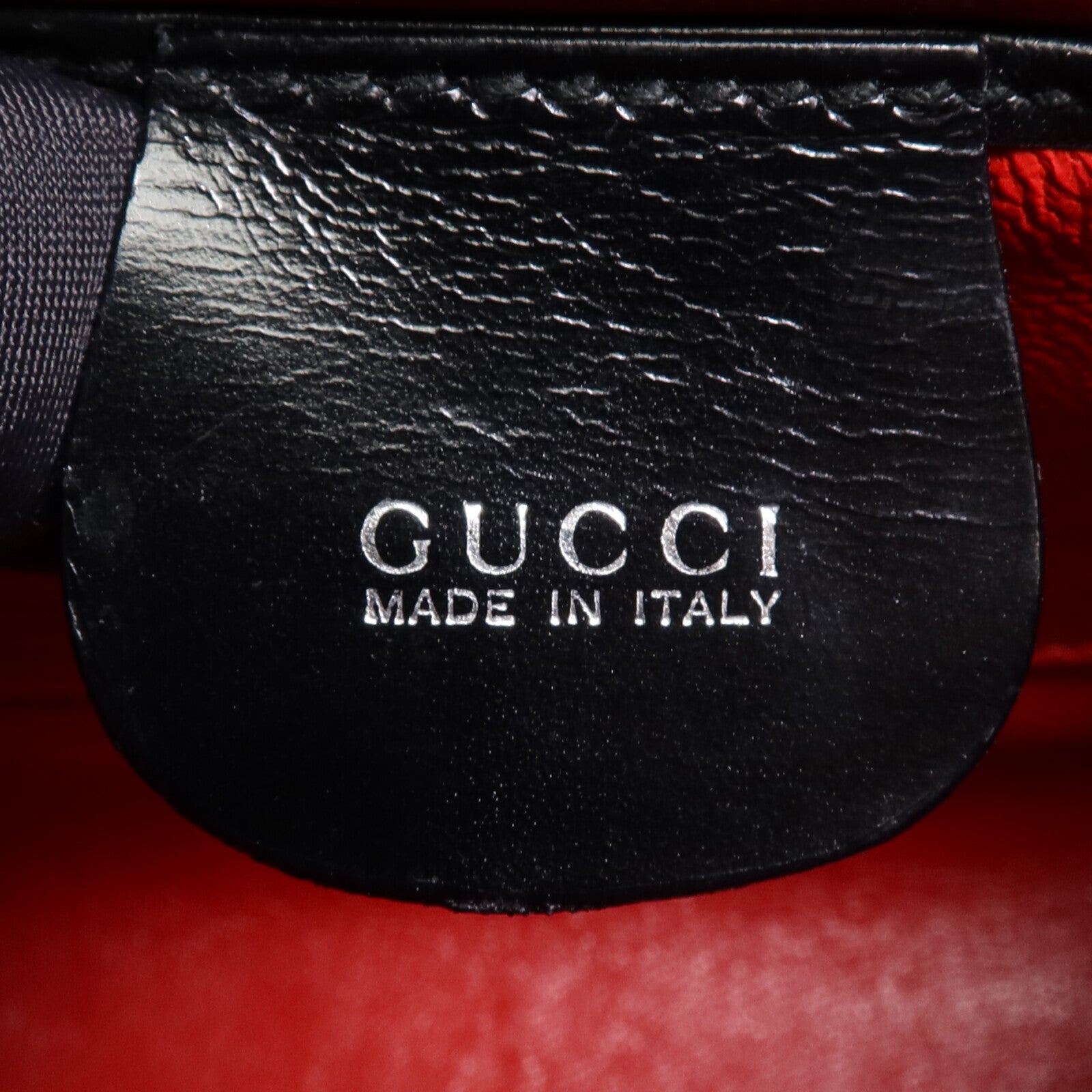 GUCCI 牛皮皮革Vintage Shoulder Bag銀扣肩背袋