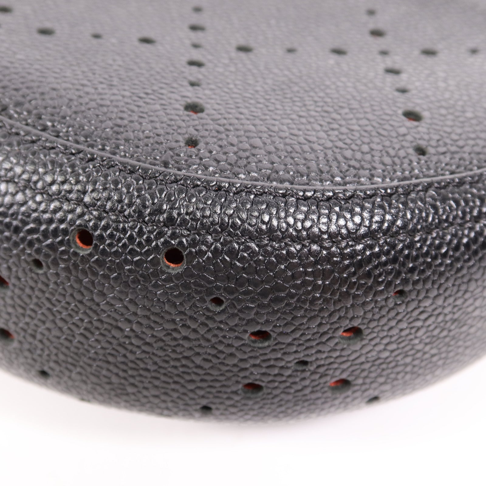 CHANEL 牛皮皮革Shoulder Bag銀扣肩背袋