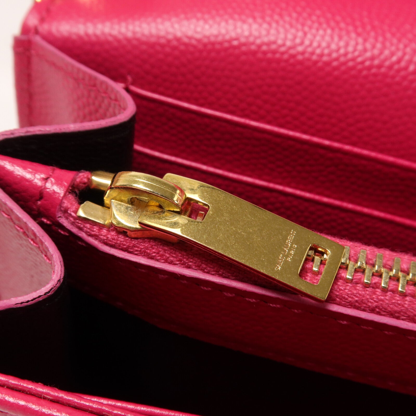 SAINT LAURENT 牛皮皮革Cassandre Envelope鏈帶肩背袋