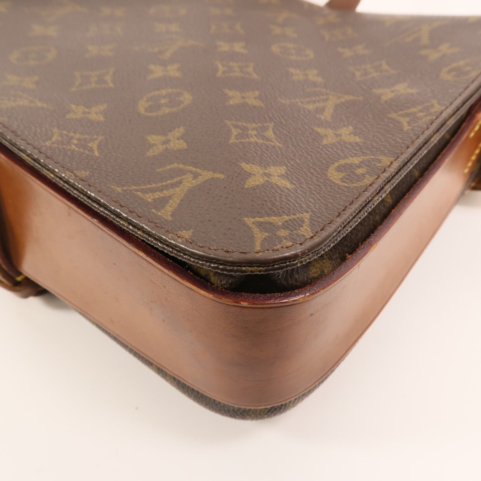 LOUIS VUITTON 【激減優惠】Monogram Cartouchiere GM金扣肩背袋