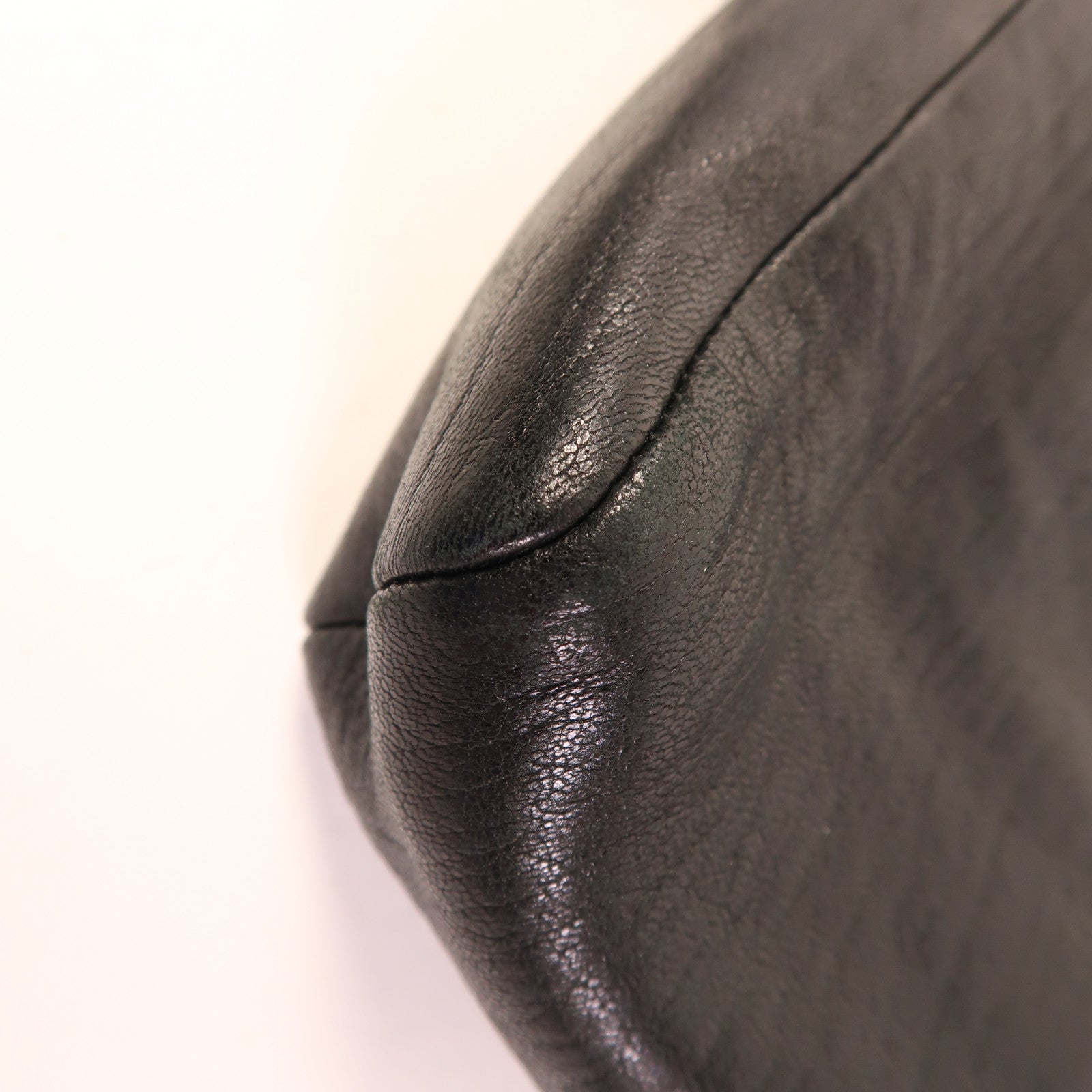YVES SAINT LAURENT 牛皮皮革Sac De Jeur銀扣肩背袋