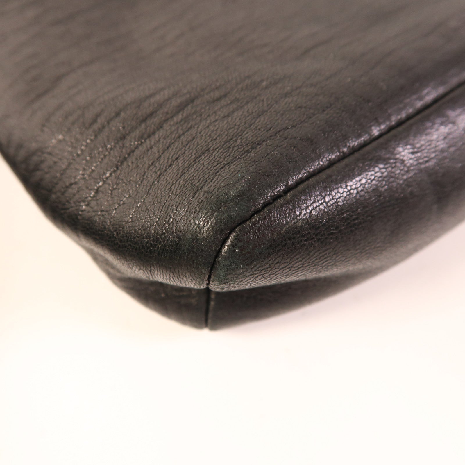 YVES SAINT LAURENT 牛皮皮革Sac De Jeur銀扣肩背袋
