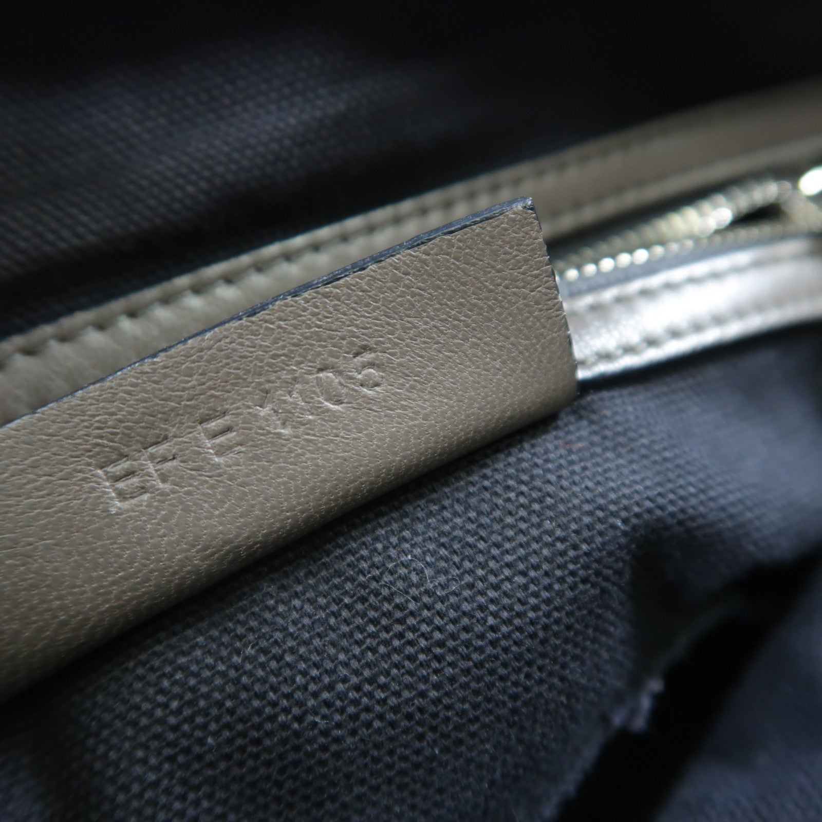 GIVENCHY 牛皮皮革2 Way Shoulder Bag銀扣手挽肩背兩用袋