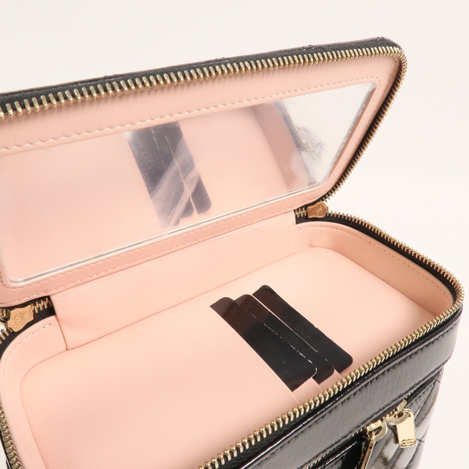 CHANEL 羊皮皮革Vanity Case鏈帶肩背袋