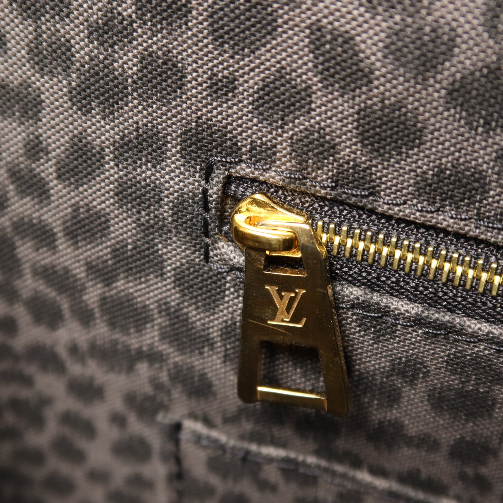 LOUIS VUITTON Monogram Giant Wild at Heart Capsule OnTheGo GM金扣手挽肩背兩用袋