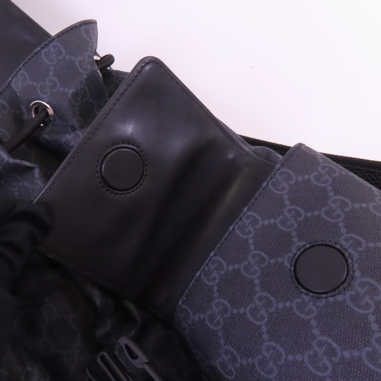 GUCCI 塗層帆布GG Supreme Backpack背包