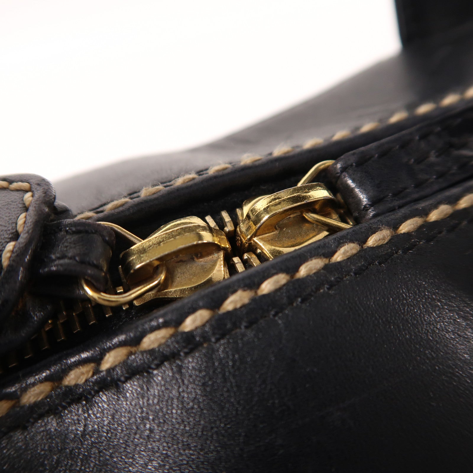 CHANEL 牛皮皮革Vintage Handbag金扣手挽袋