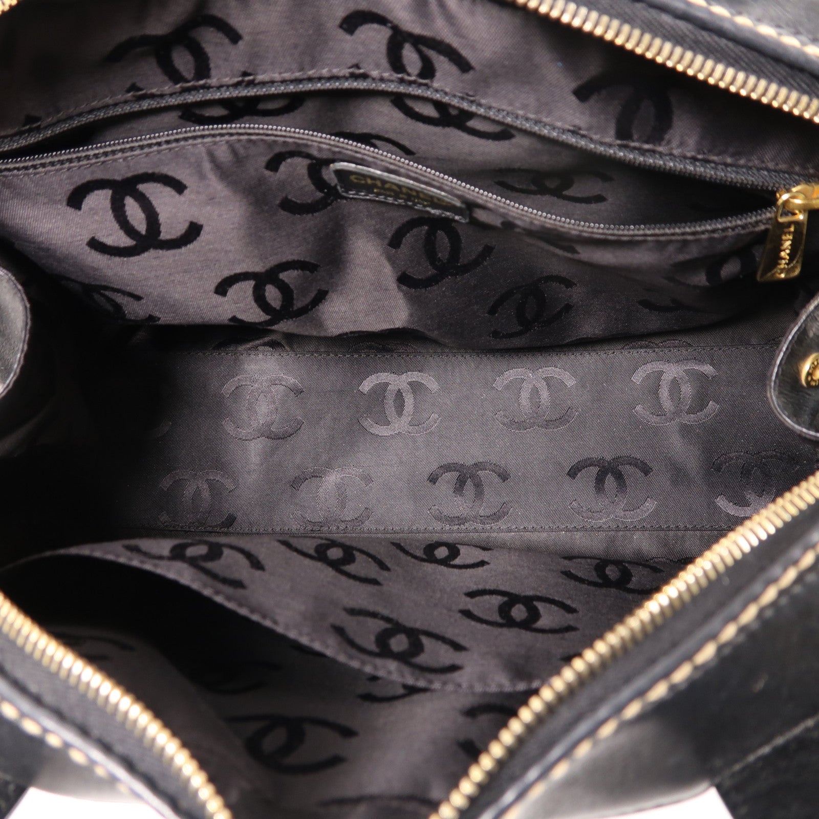 CHANEL 牛皮皮革Vintage Handbag金扣手挽袋