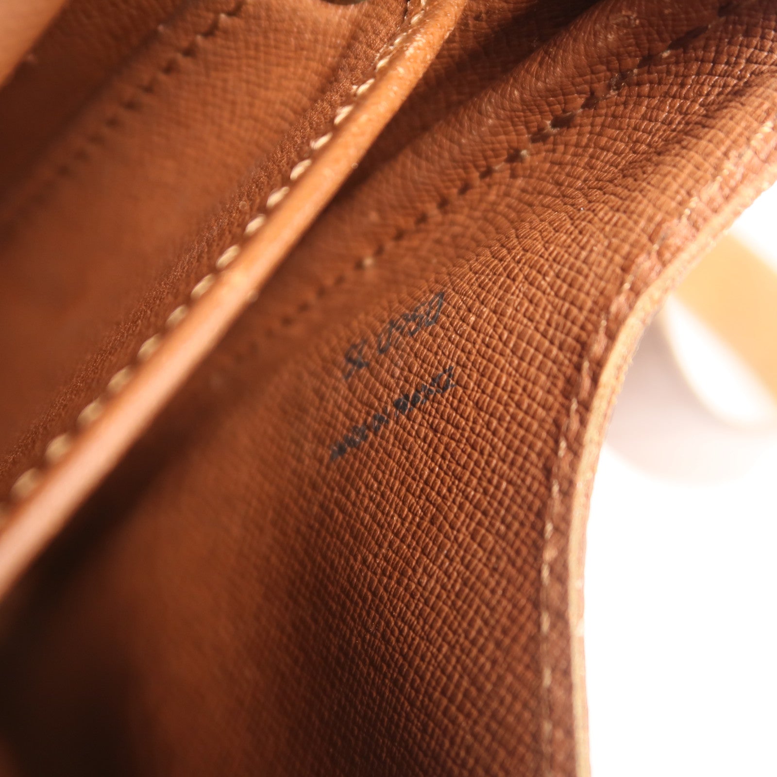 LOUIS VUITTON 【激減優惠】Monogram Cartouchiere GM金扣肩背袋