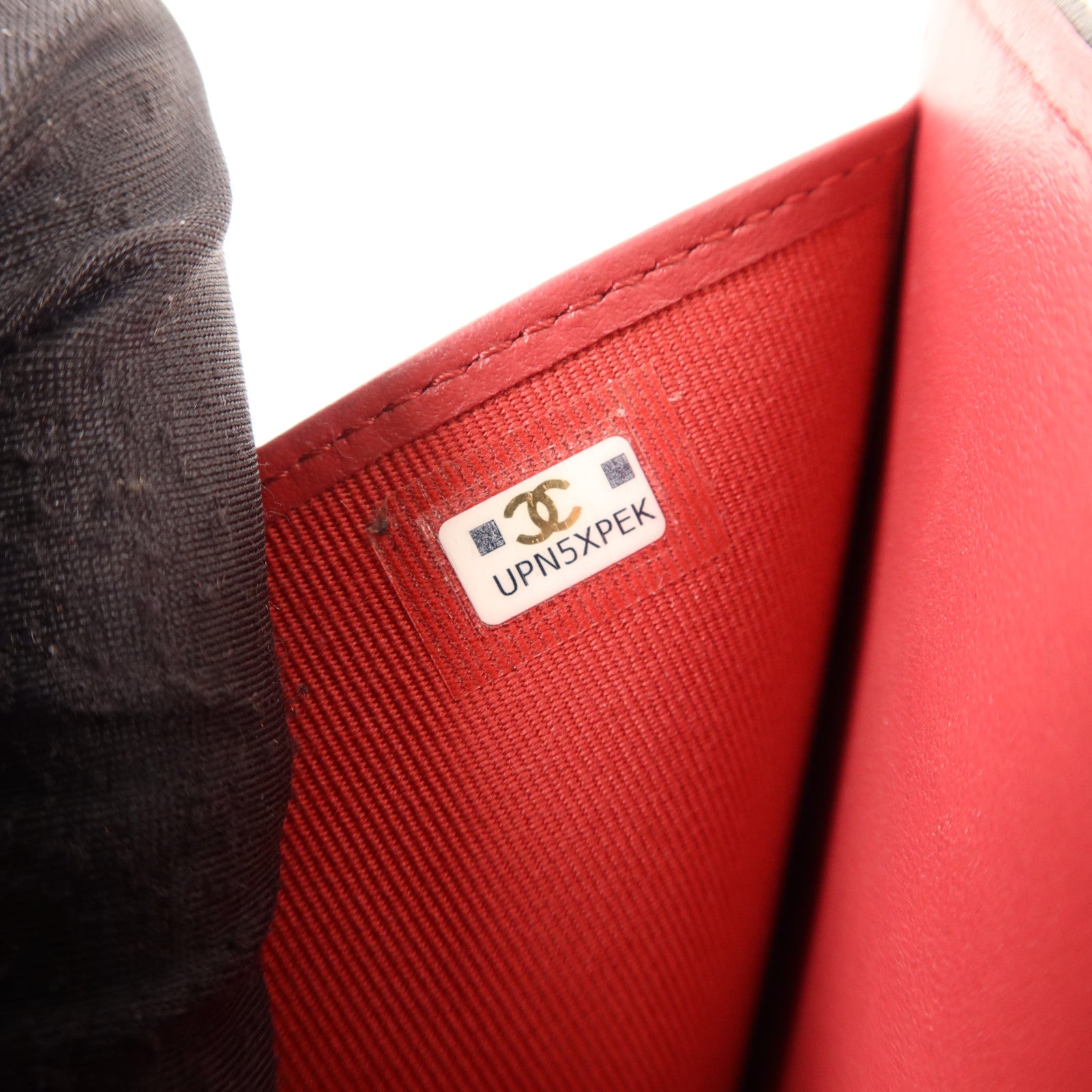 CHANEL 羊皮皮革C19 Trifold Wallet金扣錢包