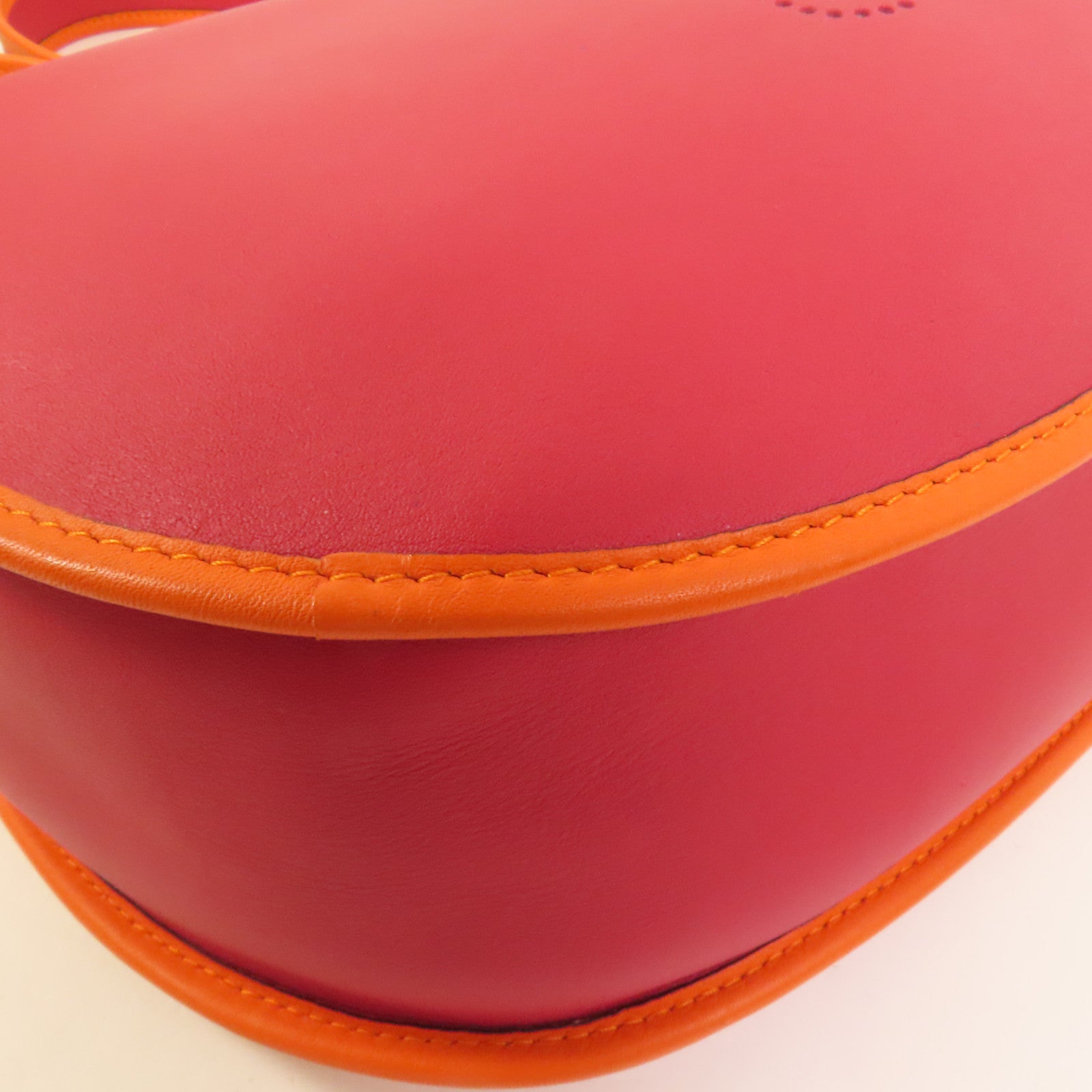 LOEWE 牛皮皮革Shoulder Bag肩背袋
