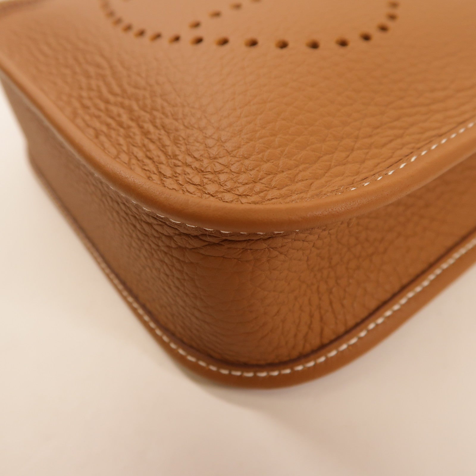 HERMES Clemence皮革EvelyneTPM金扣肩背袋Gold