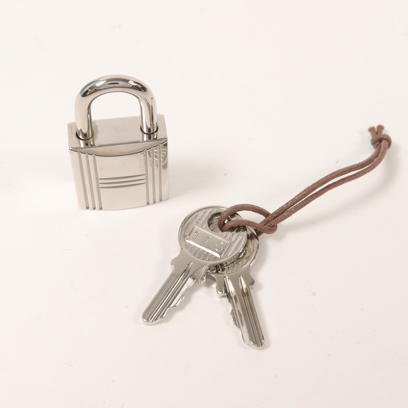 HERMES Clemence皮革Picotin MM扣手挽袋Bleu Atoll