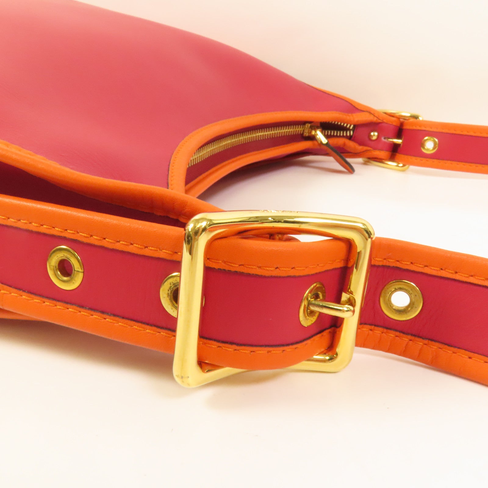 LOEWE 牛皮皮革Shoulder Bag肩背袋