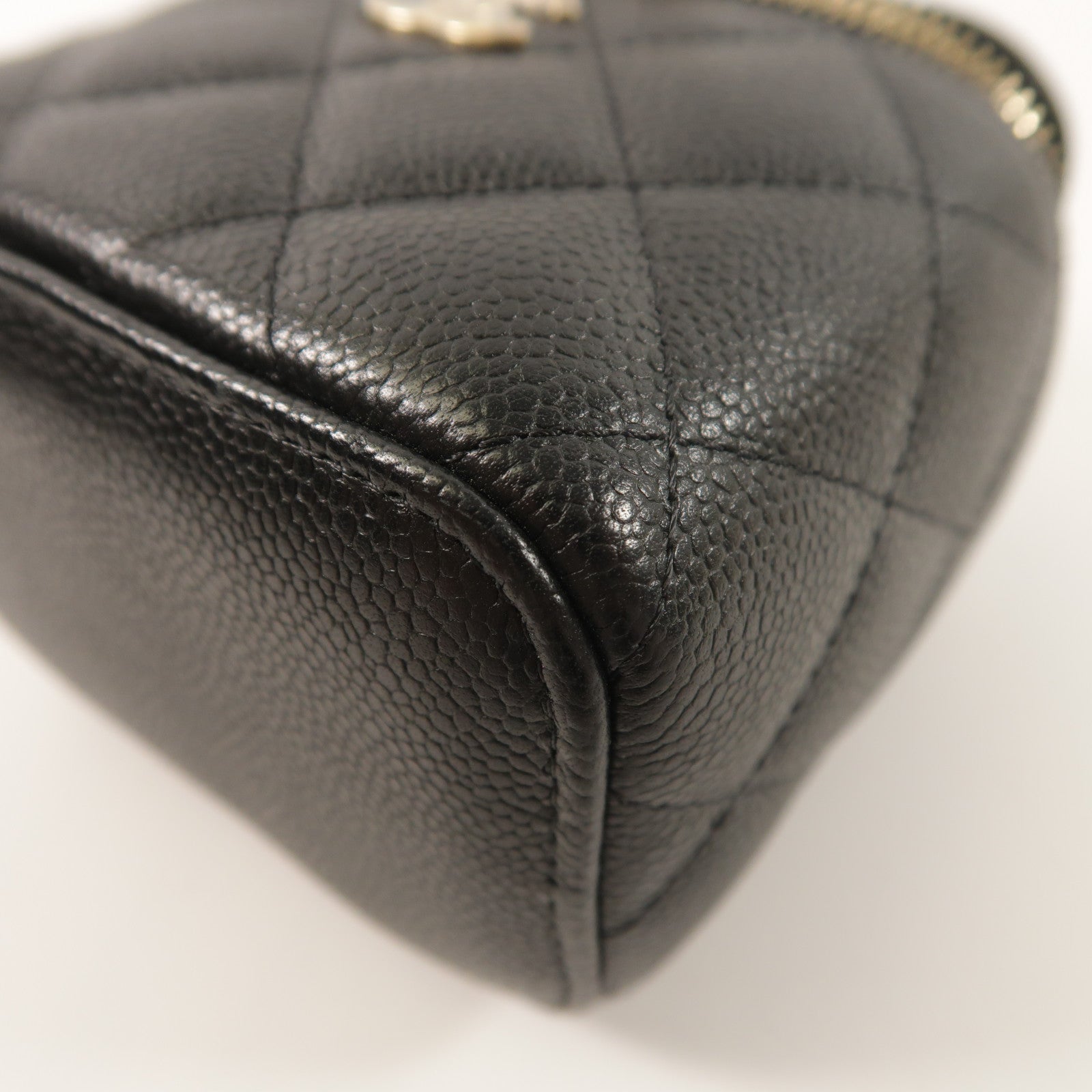 CHANEL 牛皮皮革Vanity Case鏈帶肩背袋