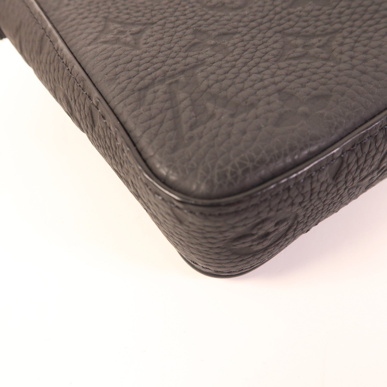 LOUIS VUITTON Monogram Taurillon S-Lock Vertical Wearable肩背袋
