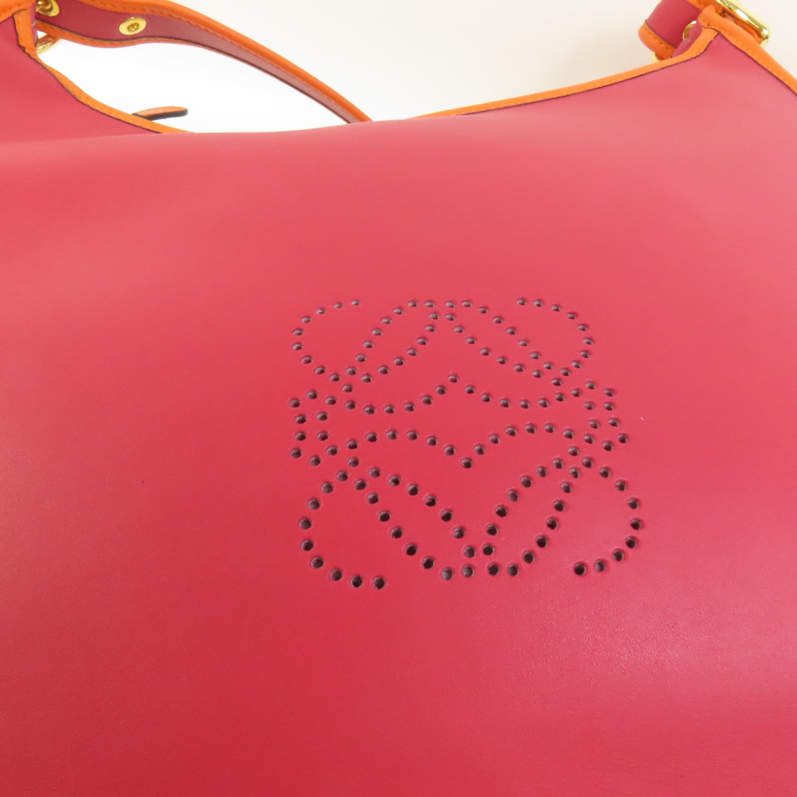 LOEWE 牛皮皮革Shoulder Bag肩背袋