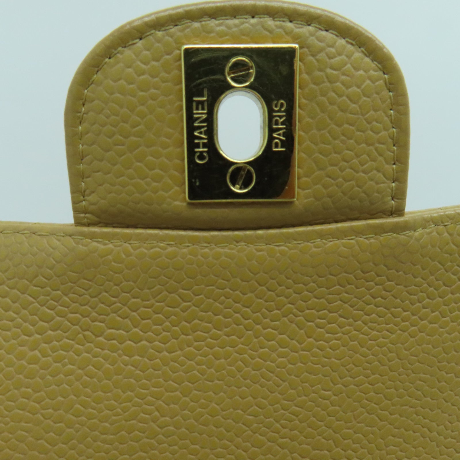 CHANEL 菱格Caviar皮革Chain Shoulder Bag金扣链带肩背袋米色