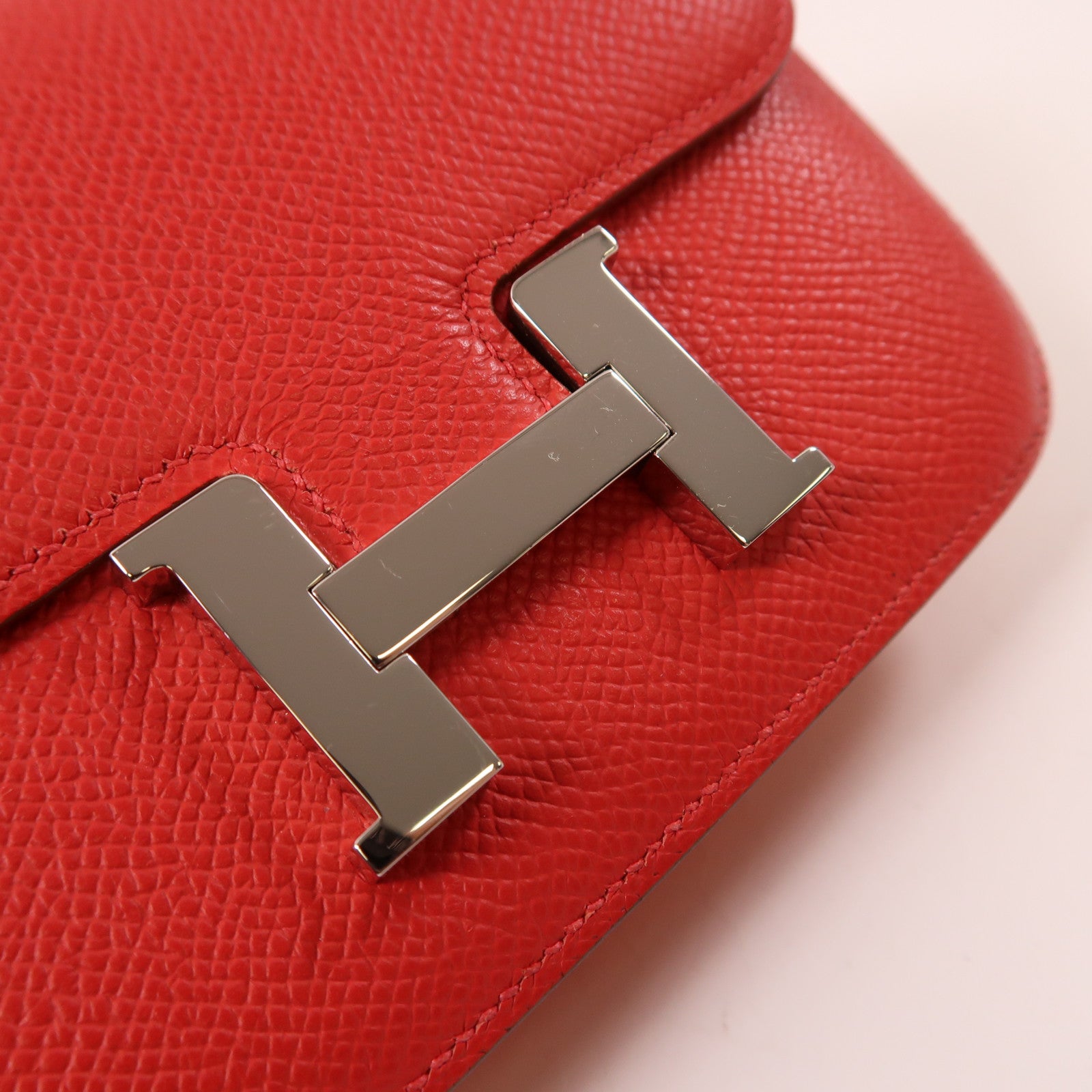 HERMES Epsom皮革Constance Micro銀扣肩背袋
