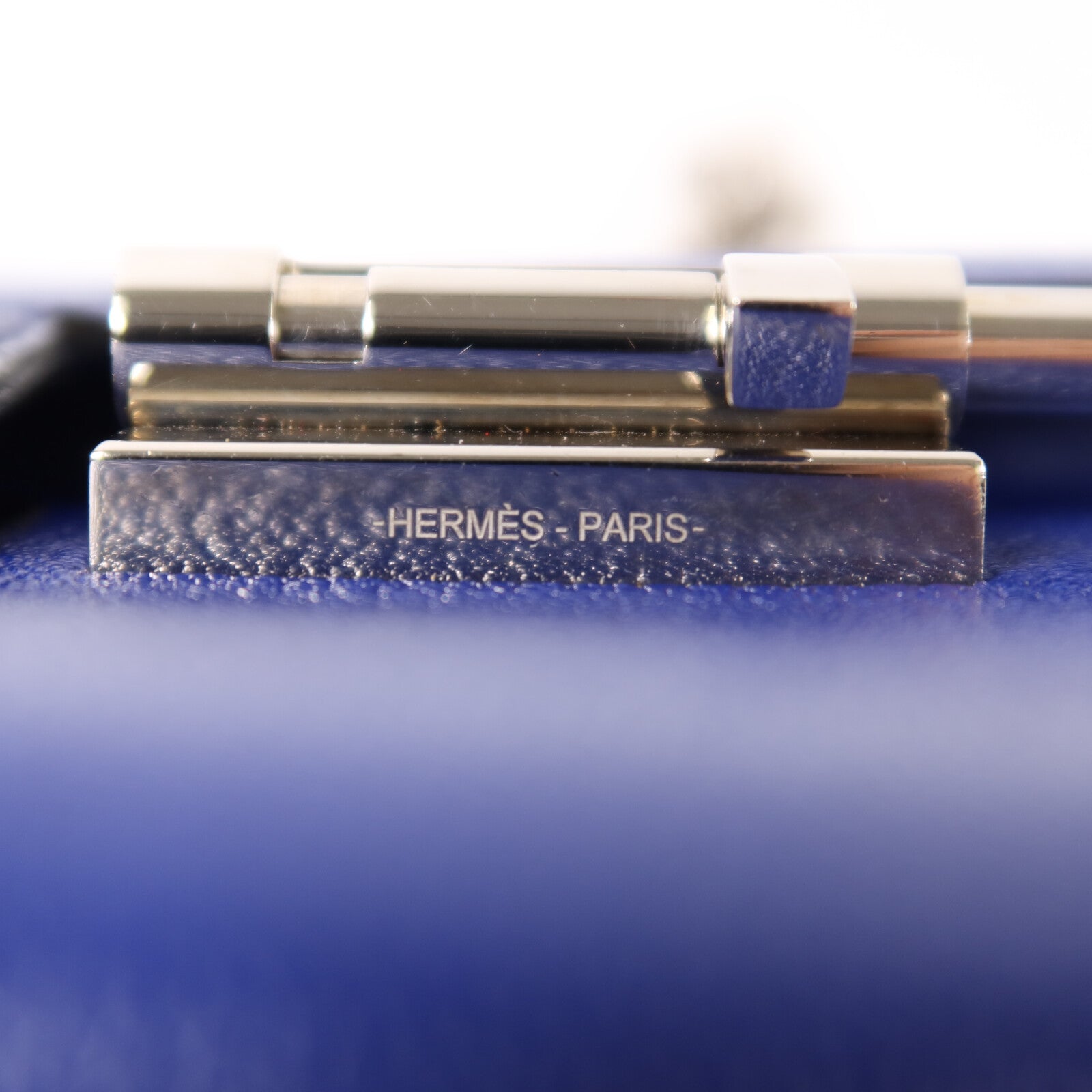 HERMES Chevre皮革Verrou Mini銀扣鏈帶肩背袋Bleu Electrique