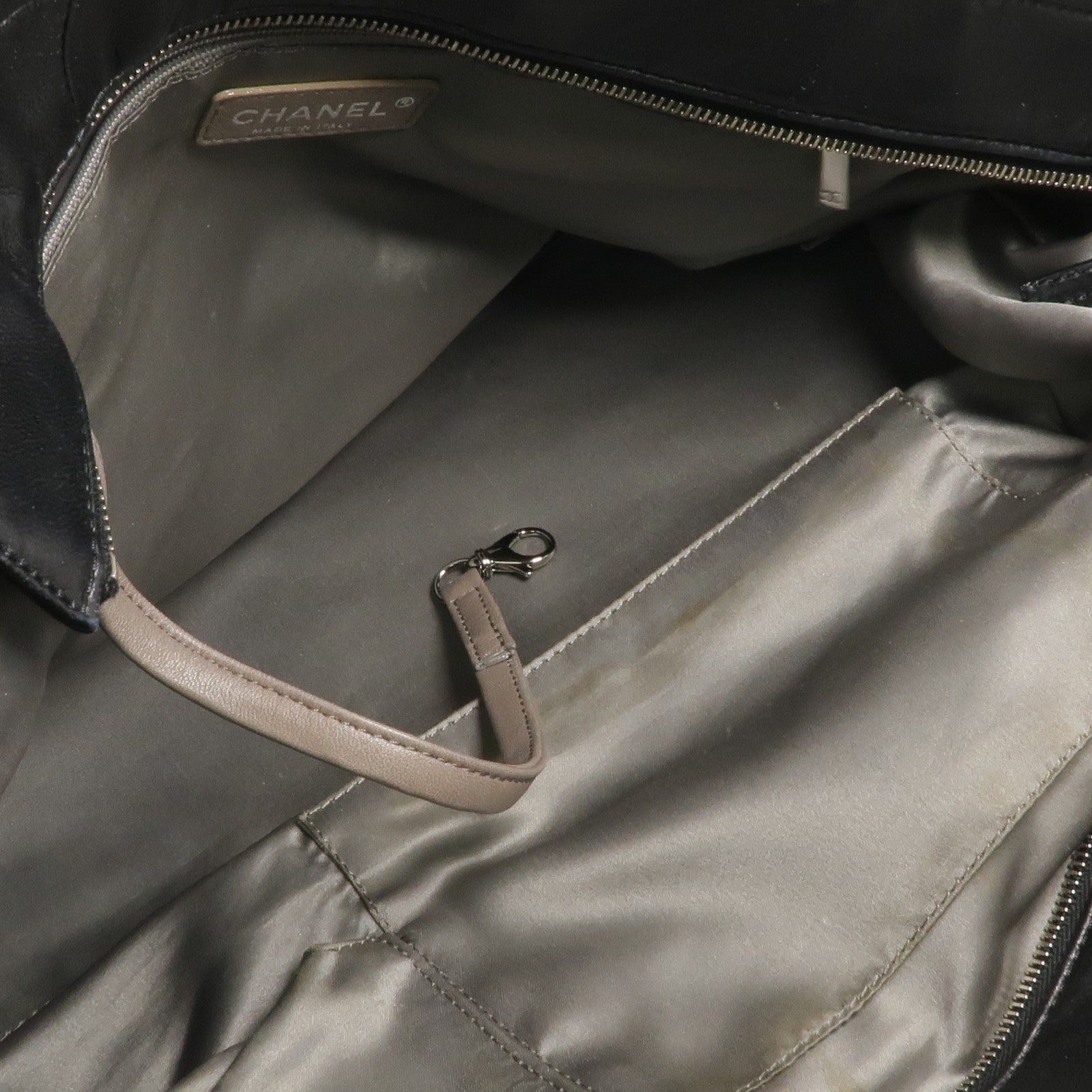 CHANEL 羊皮皮革Sharpei Tote銀扣手挽袋