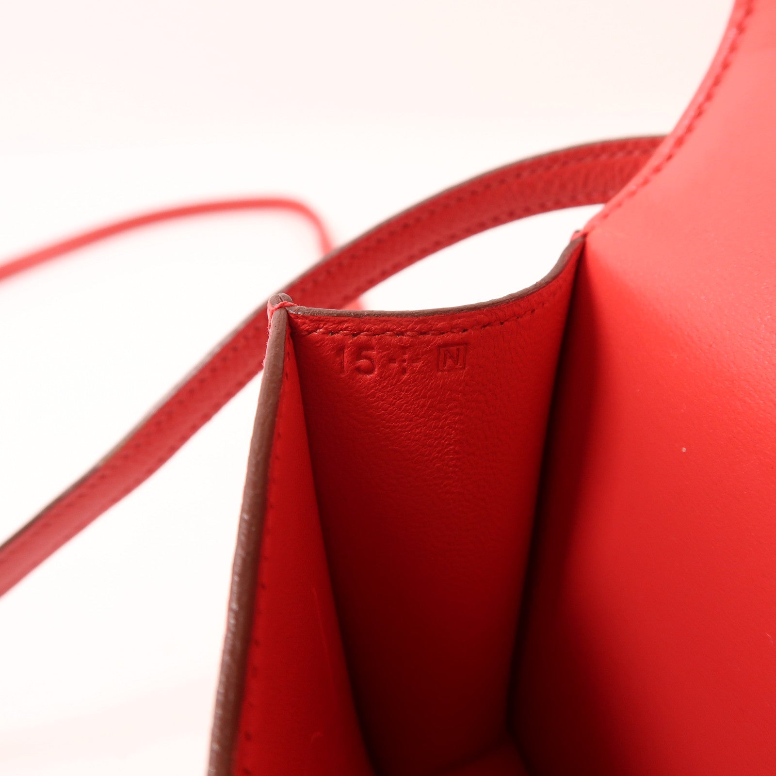HERMES Epsom皮革Constance Micro銀扣肩背袋
