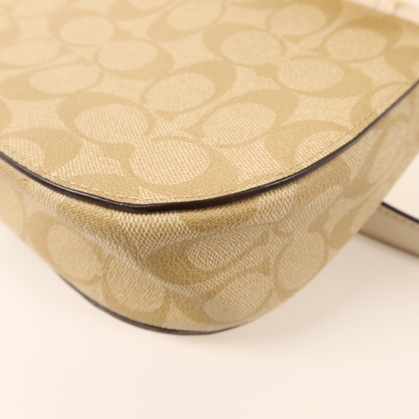 COACH 牛皮皮革Shoulder Bag金扣肩背袋