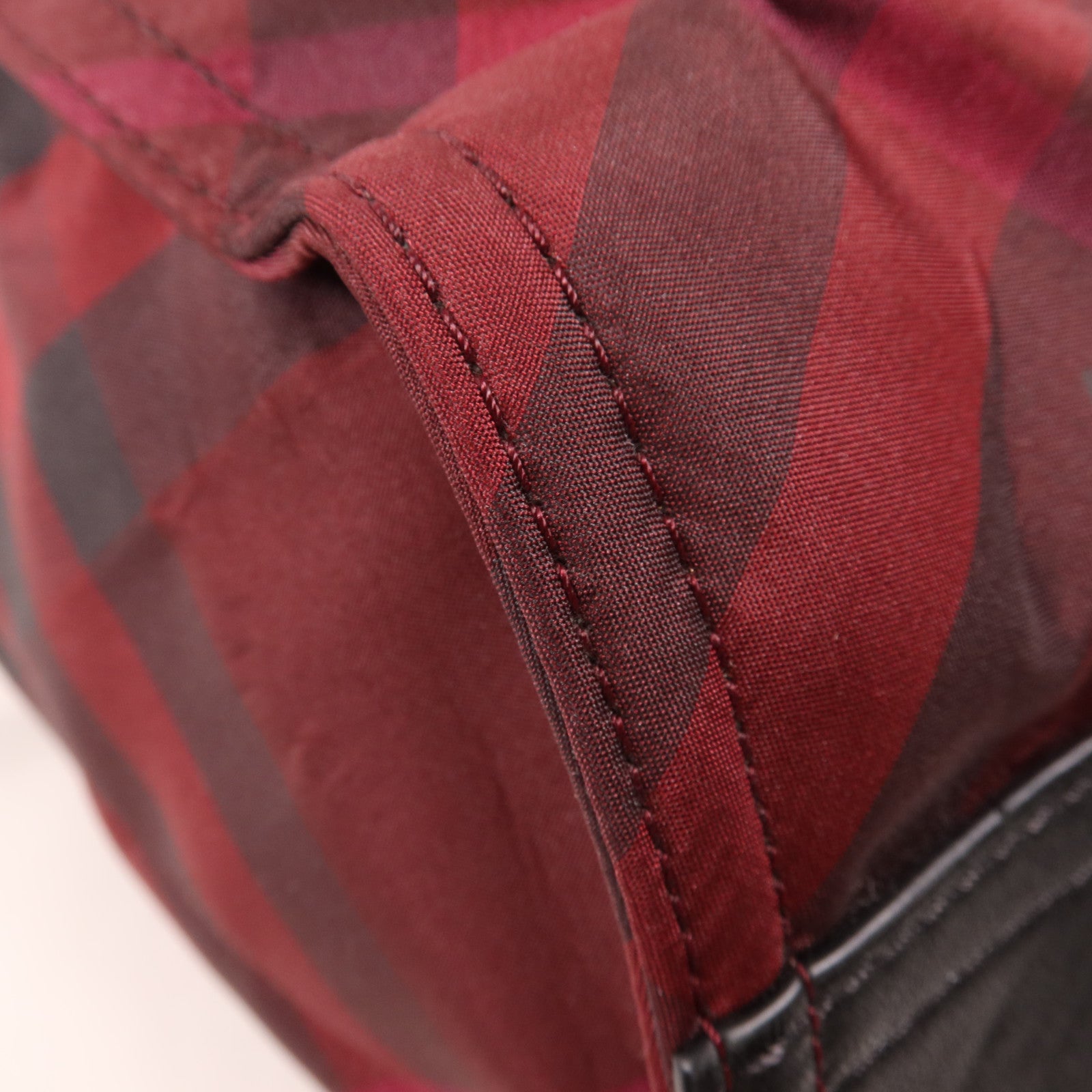 BURBERRY 尼龍/皮革Hand Bag銀扣手挽袋