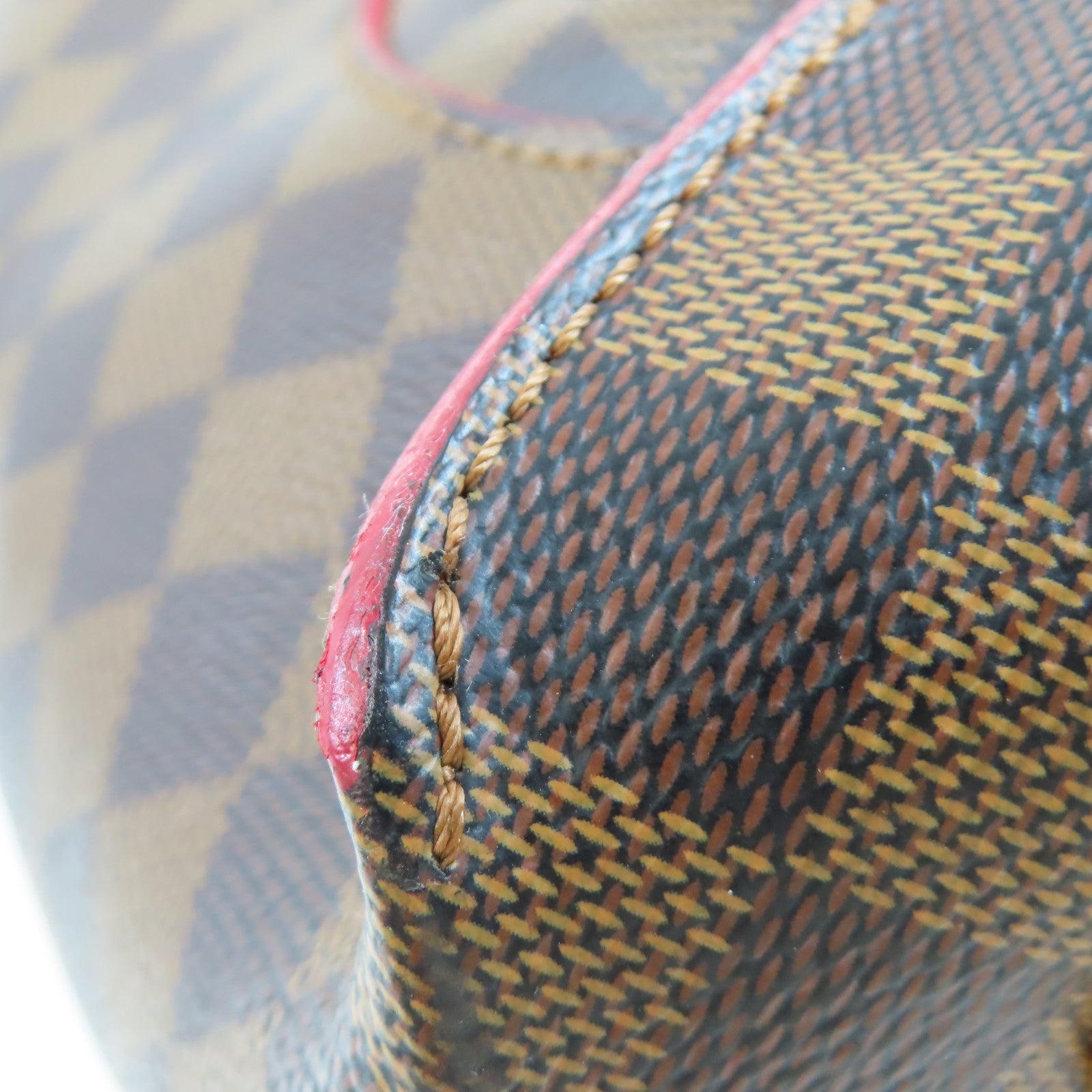 LOUIS VUITTON Damier Caissa Hobo金扣肩背袋棕色/紅色