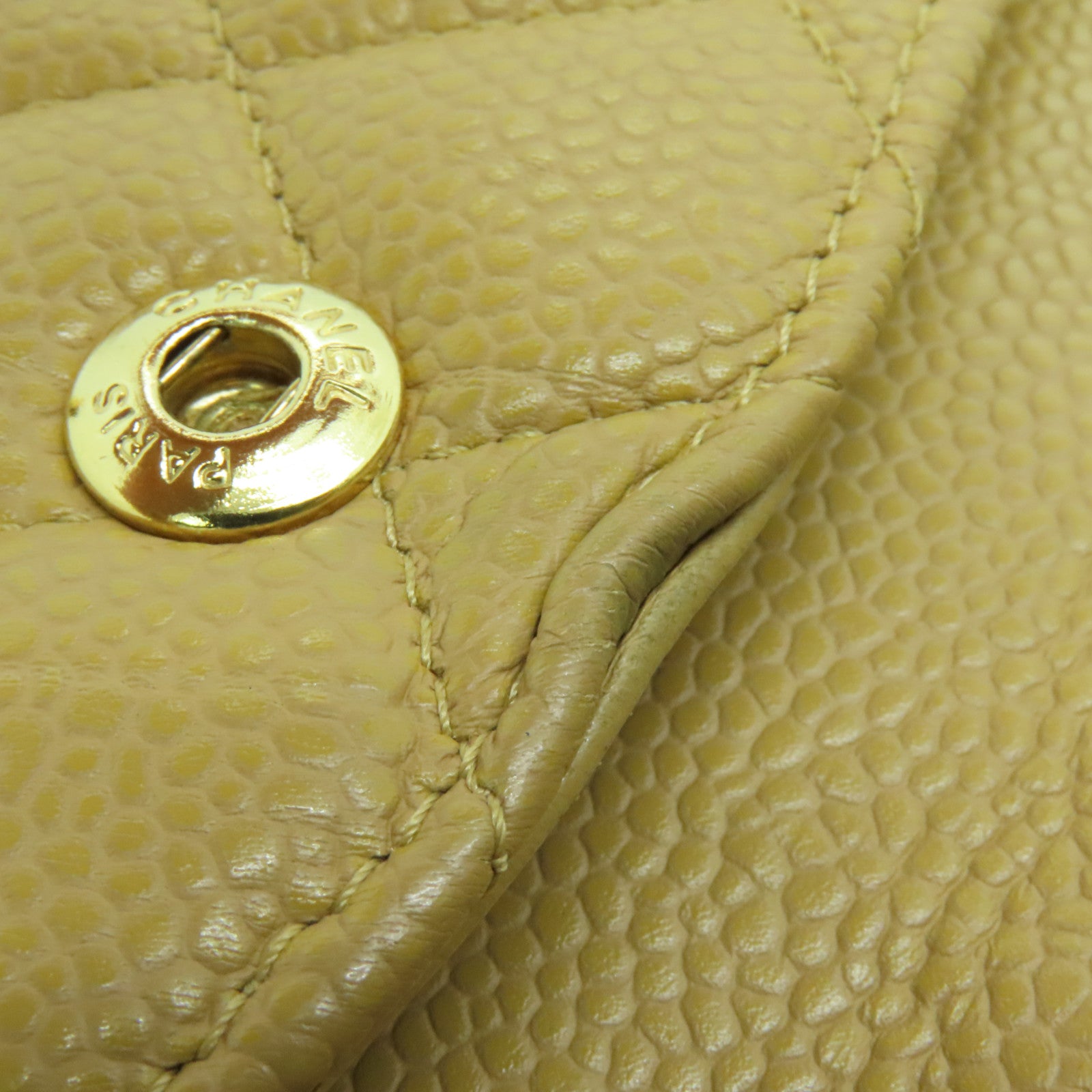 CHANEL 菱格Caviar皮革Chain Shoulder Bag金扣链带肩背袋米色