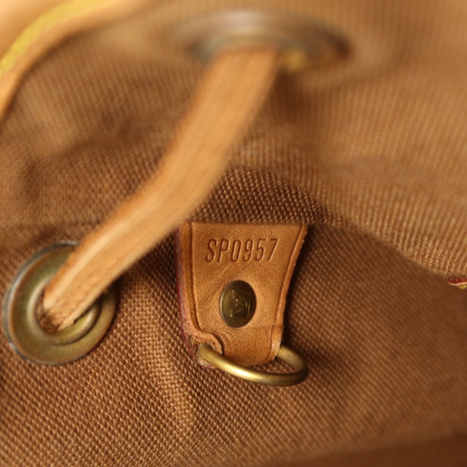 LOUIS VUITTON Monogram Mini Montsouris金扣背包