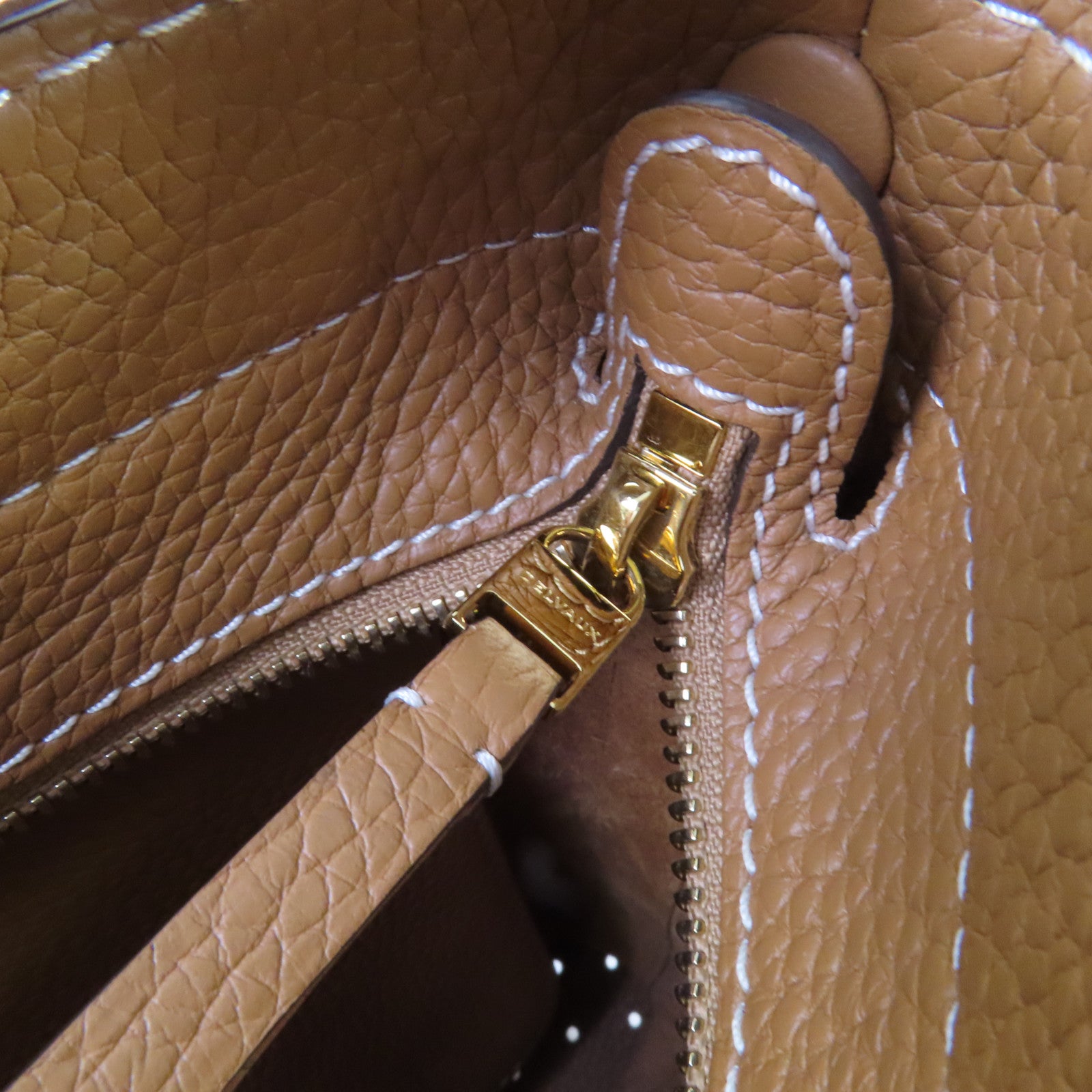 Delvaux 牛皮皮革Pin Daily Suppique Shoulder Bag金扣肩背袋啡色
