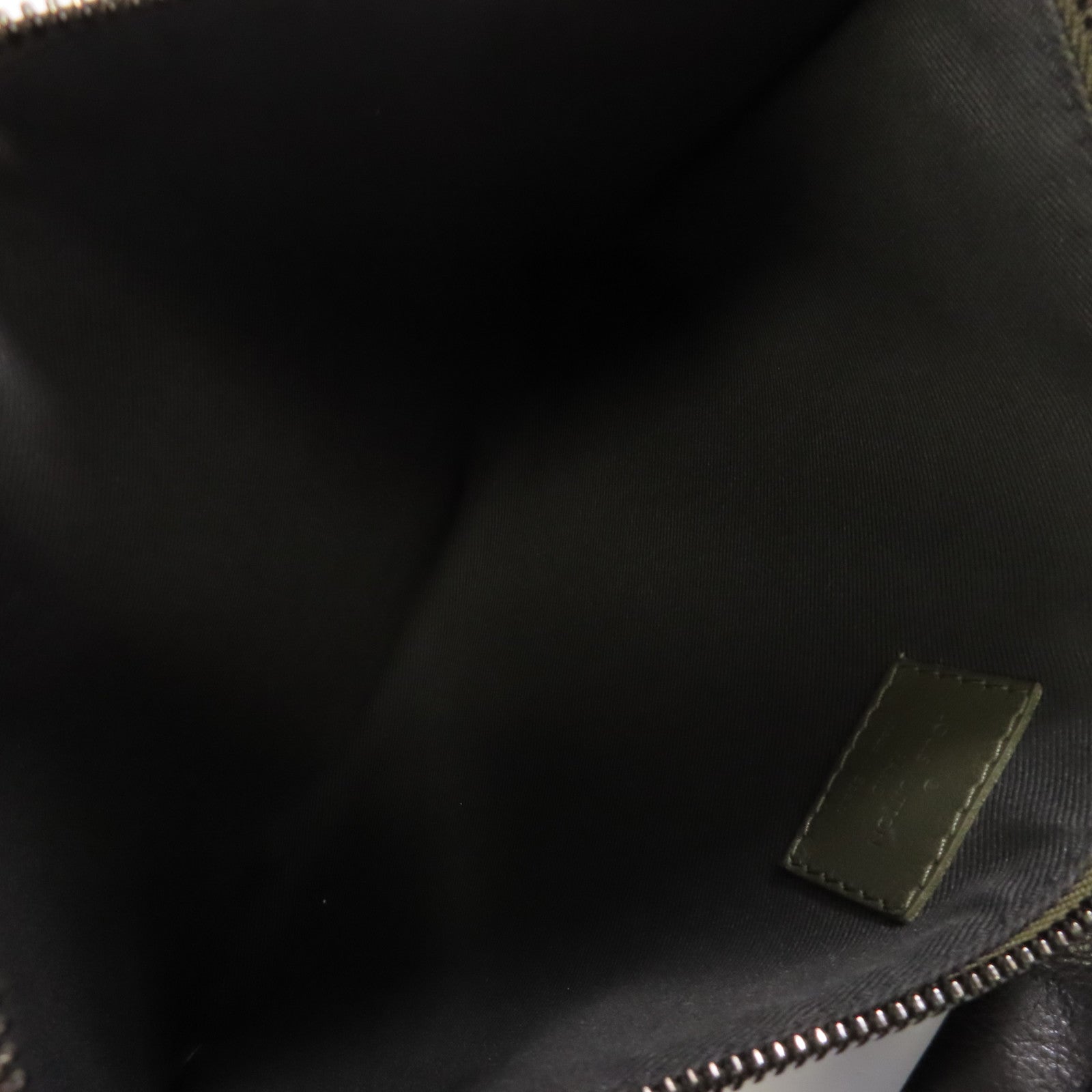 LOUIS VUITTON Monogram Shadow Flat Messenger Shoulder Bag肩背袋黑色/軍綠色