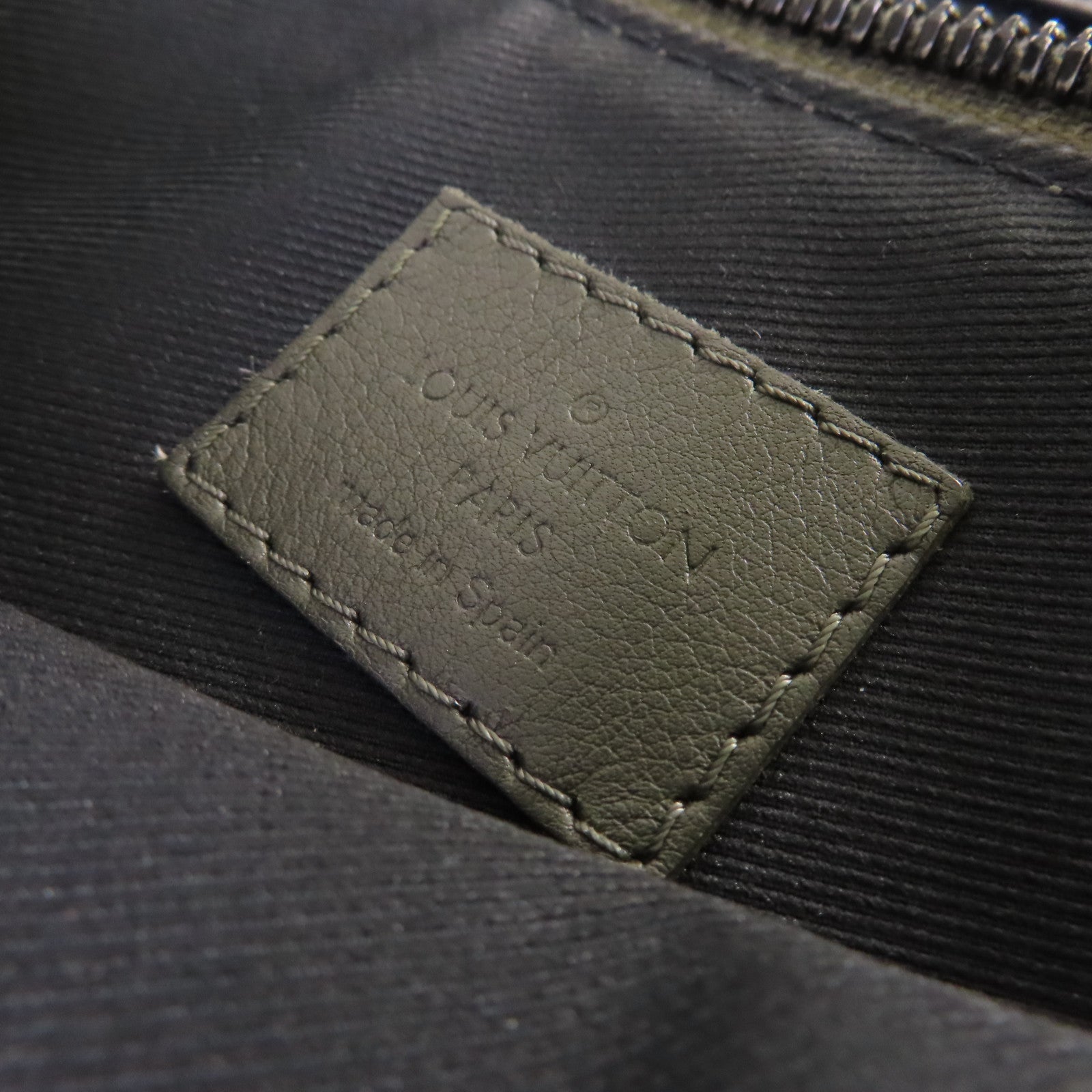 LOUIS VUITTON Monogram Shadow Flat Messenger Shoulder Bag肩背袋黑色/軍綠色